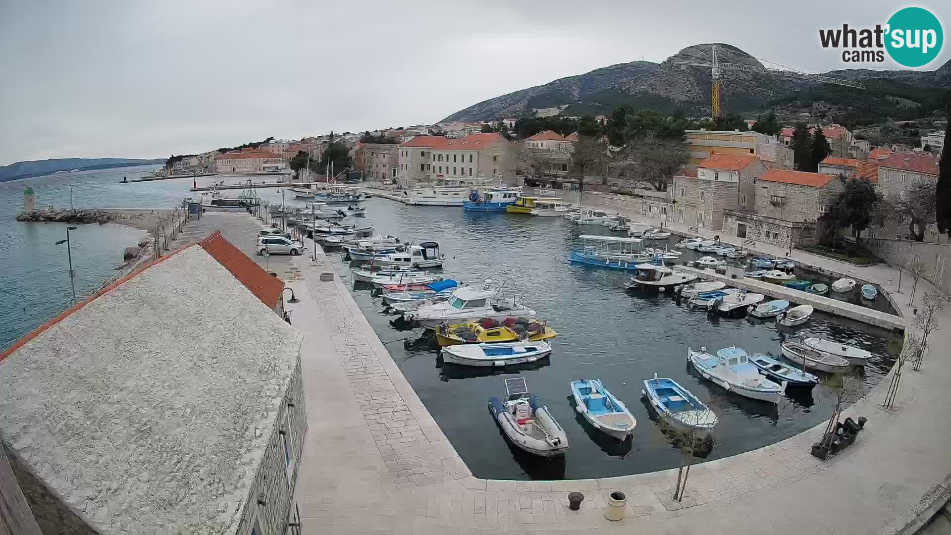 Webcam Bol Hafen – Liveblick auf Bol Riva & Marina