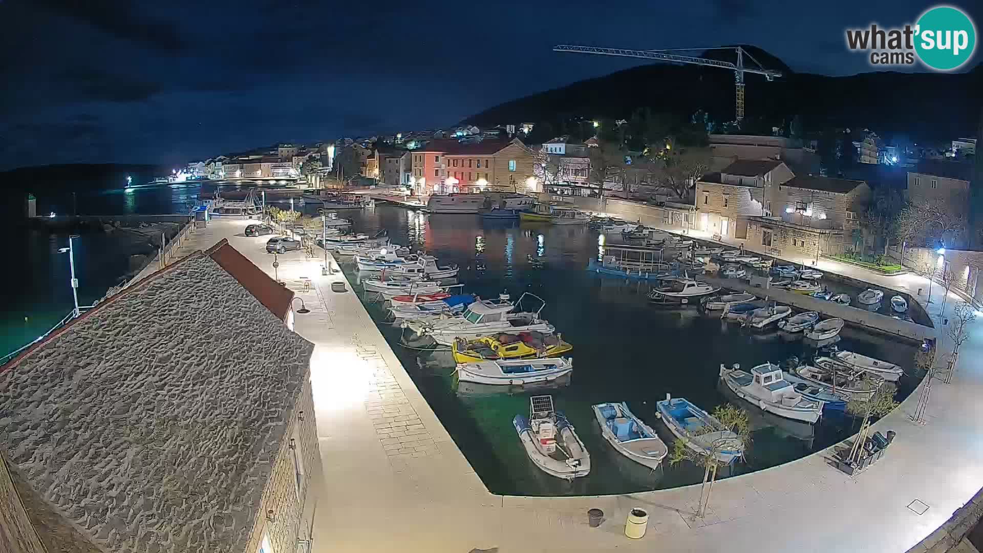 Webcam Bol Harbour – Live View of Bol Riva & Marina