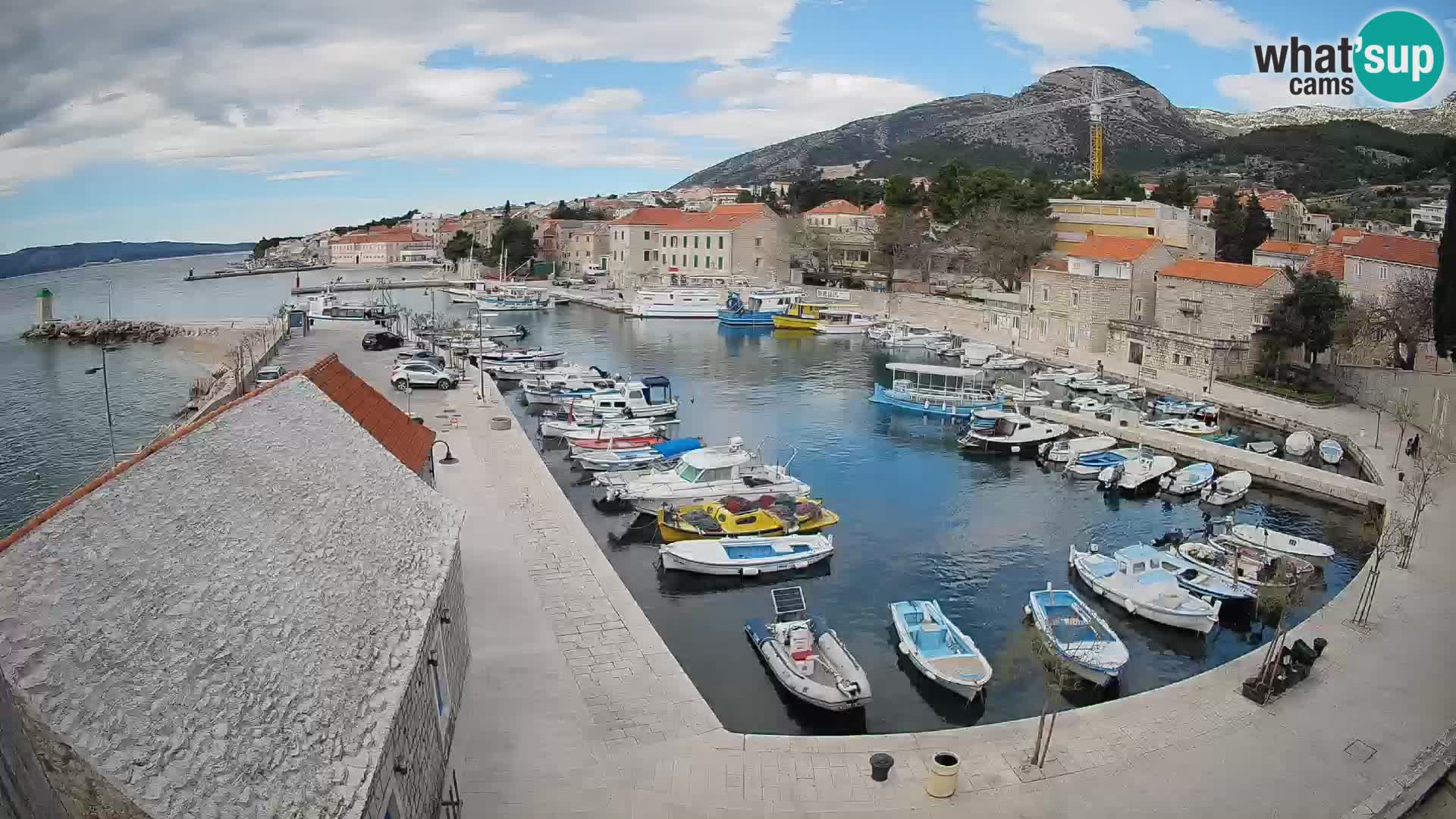 Webcam porto di Bol – Vista live sulla Riva e Marina
