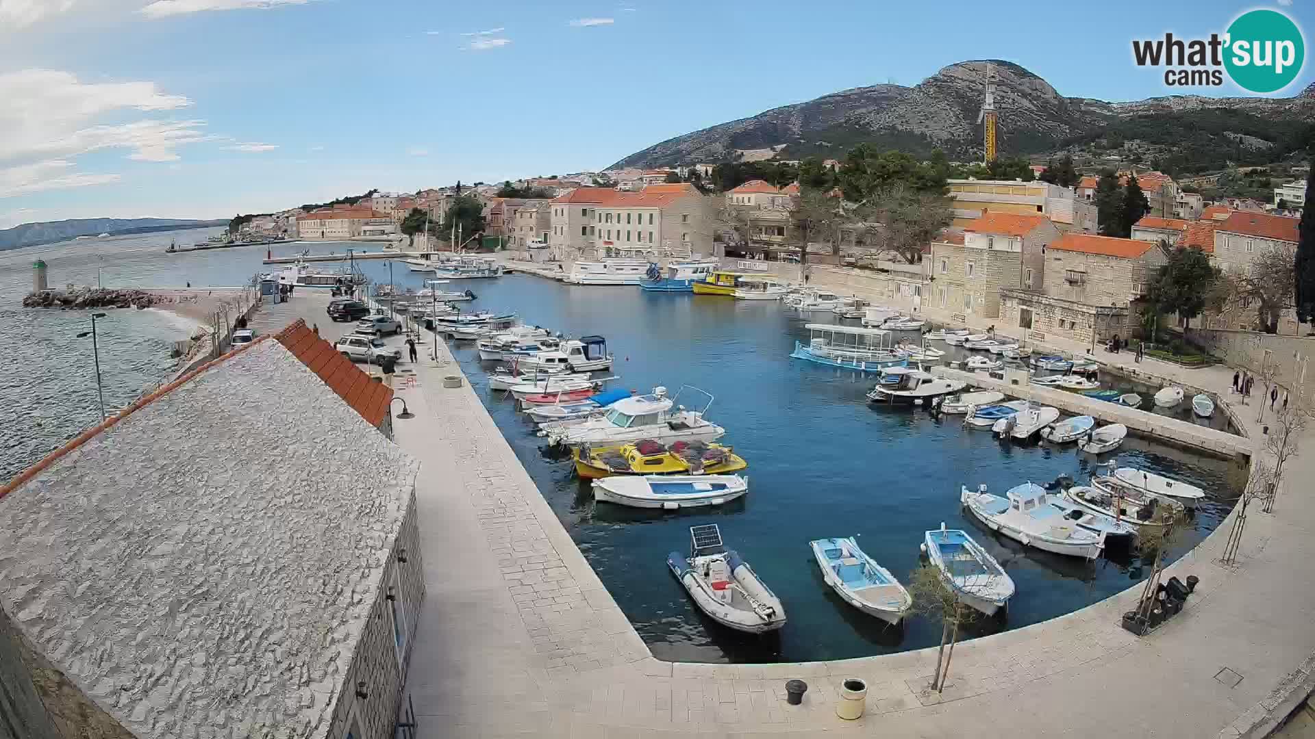 Webcam porto di Bol – Vista live sulla Riva e Marina
