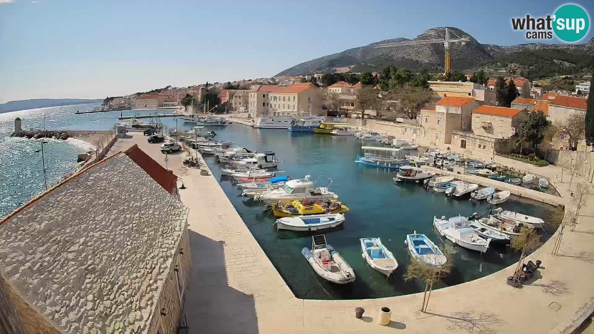 Webcam Bol Harbour – Live View of Bol Riva & Marina