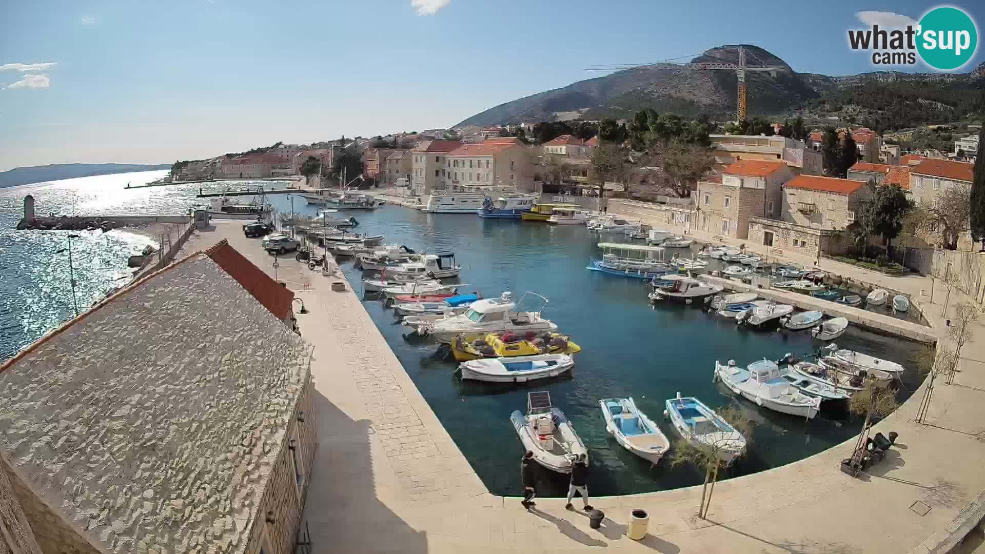 Webcam Bol Harbour – Live View of Bol Riva & Marina