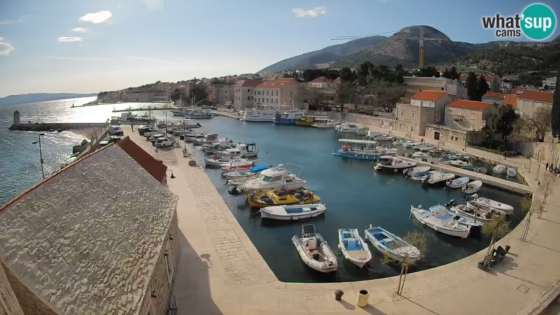 Webcam Bol Hafen – Liveblick auf Bol Riva & Marina