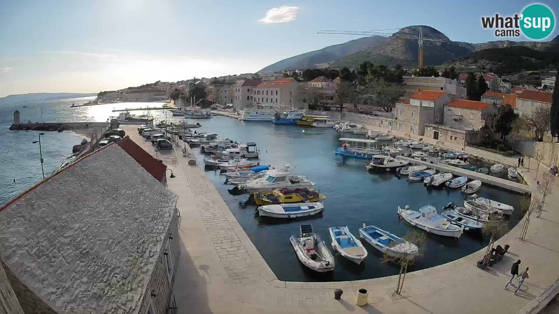 Webcam Bol Hafen – Liveblick auf Bol Riva & Marina