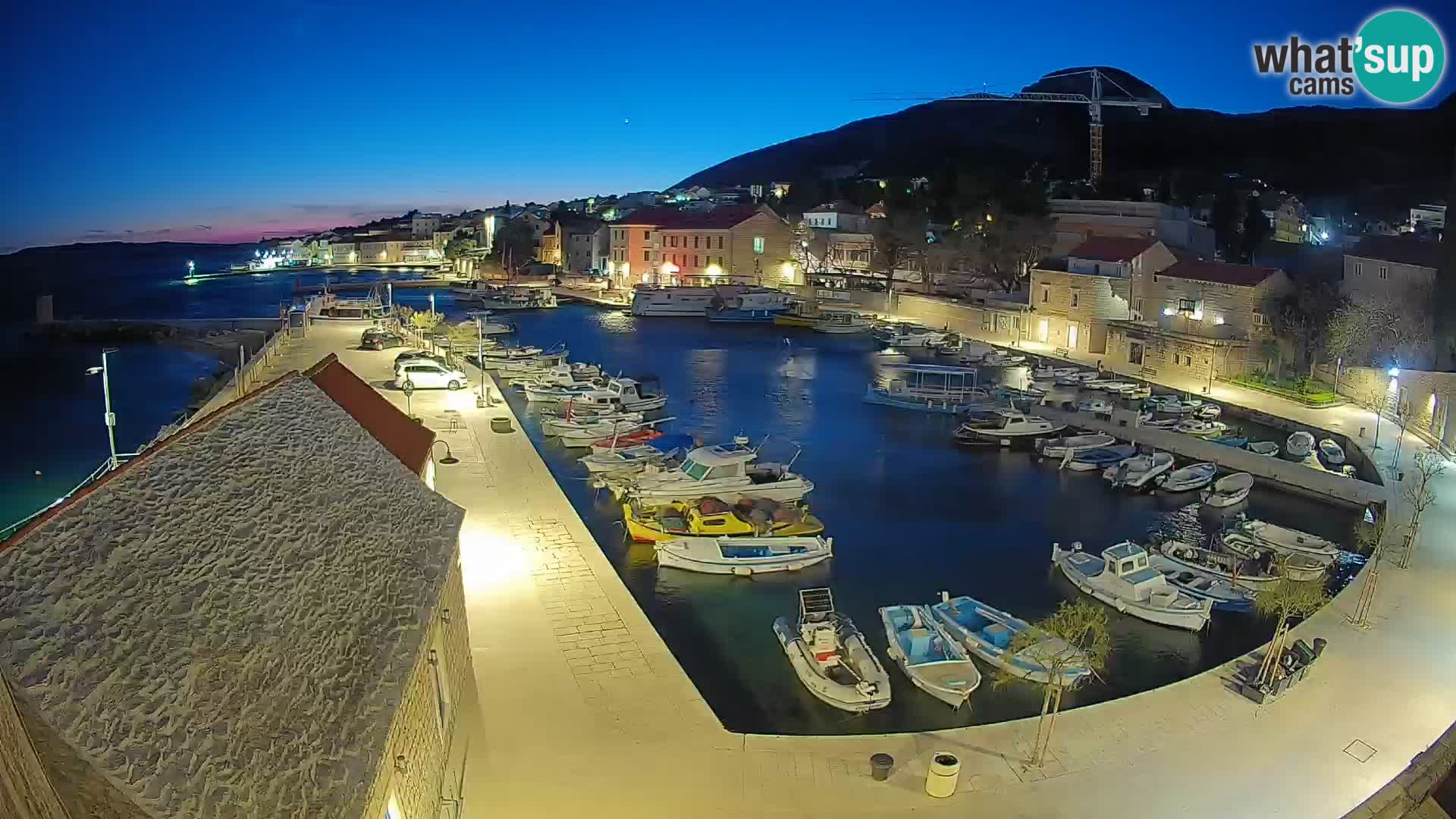 Webcam Bol Harbour – Live View of Bol Riva & Marina