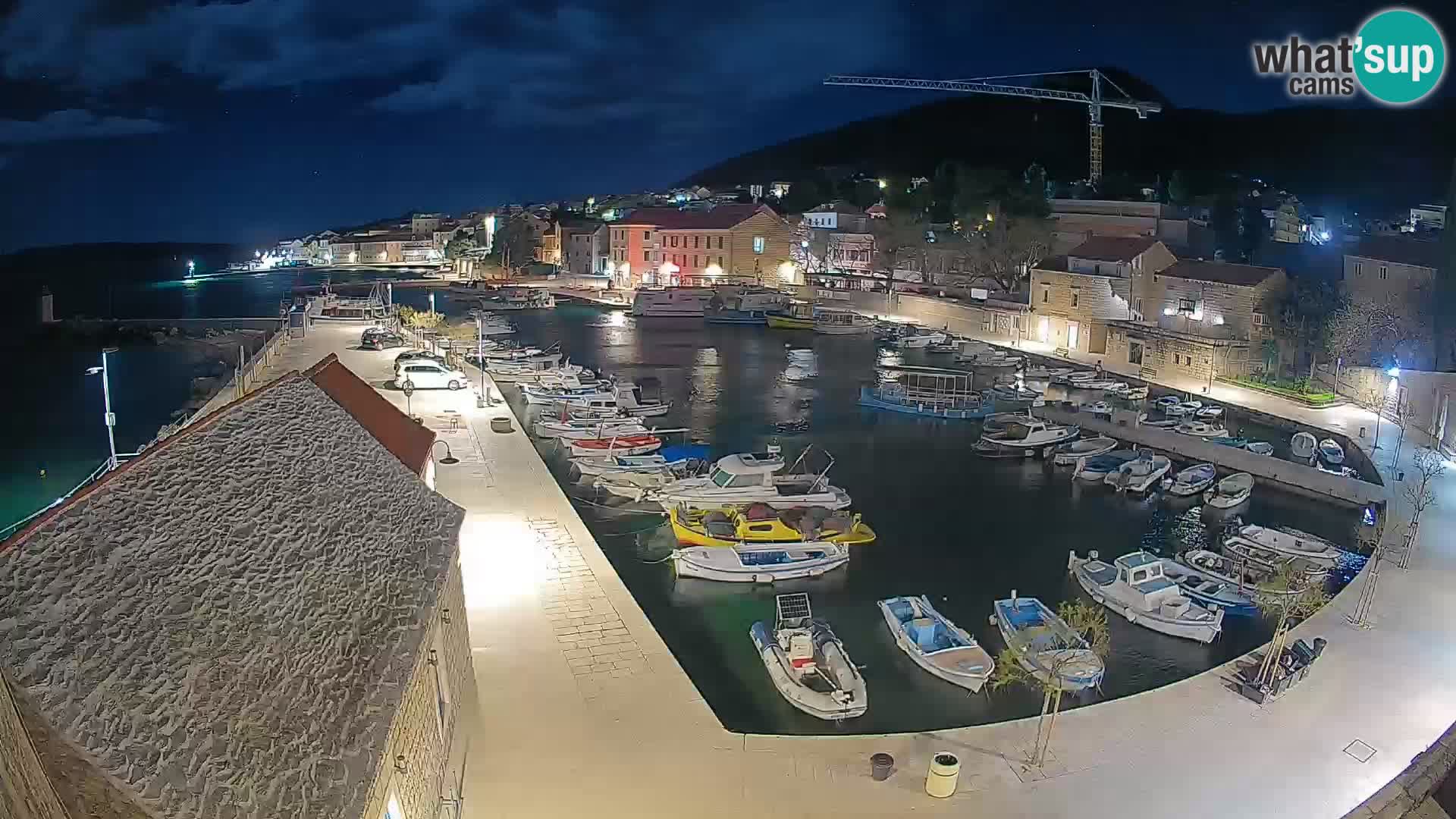 Webcam porto di Bol – Vista live sulla Riva e Marina