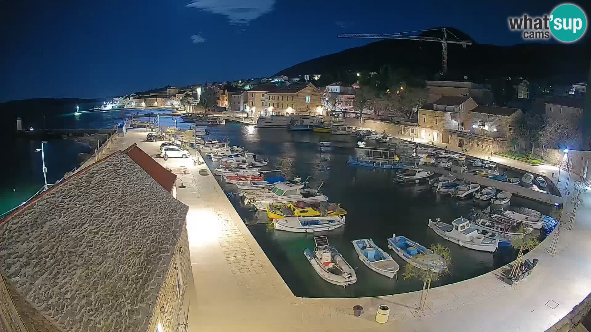 Webcam Bol Harbour – Live View of Bol Riva & Marina
