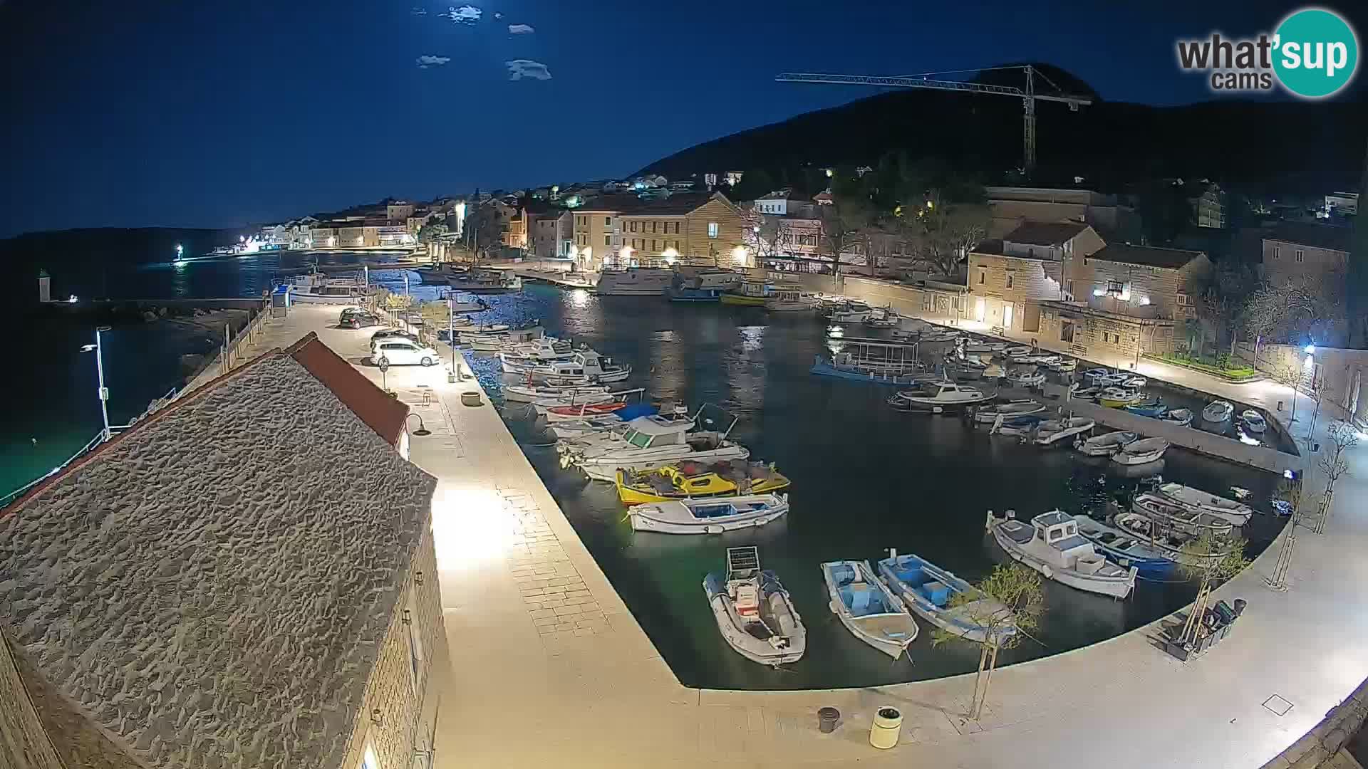 Webcam Bol Harbour – Live View of Bol Riva & Marina