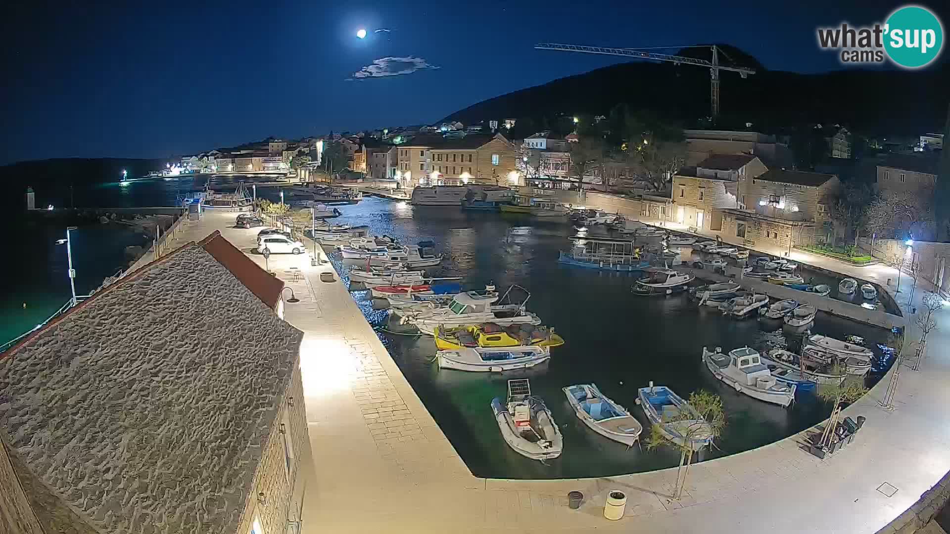 Webcam Bol Harbour – Live View of Bol Riva & Marina