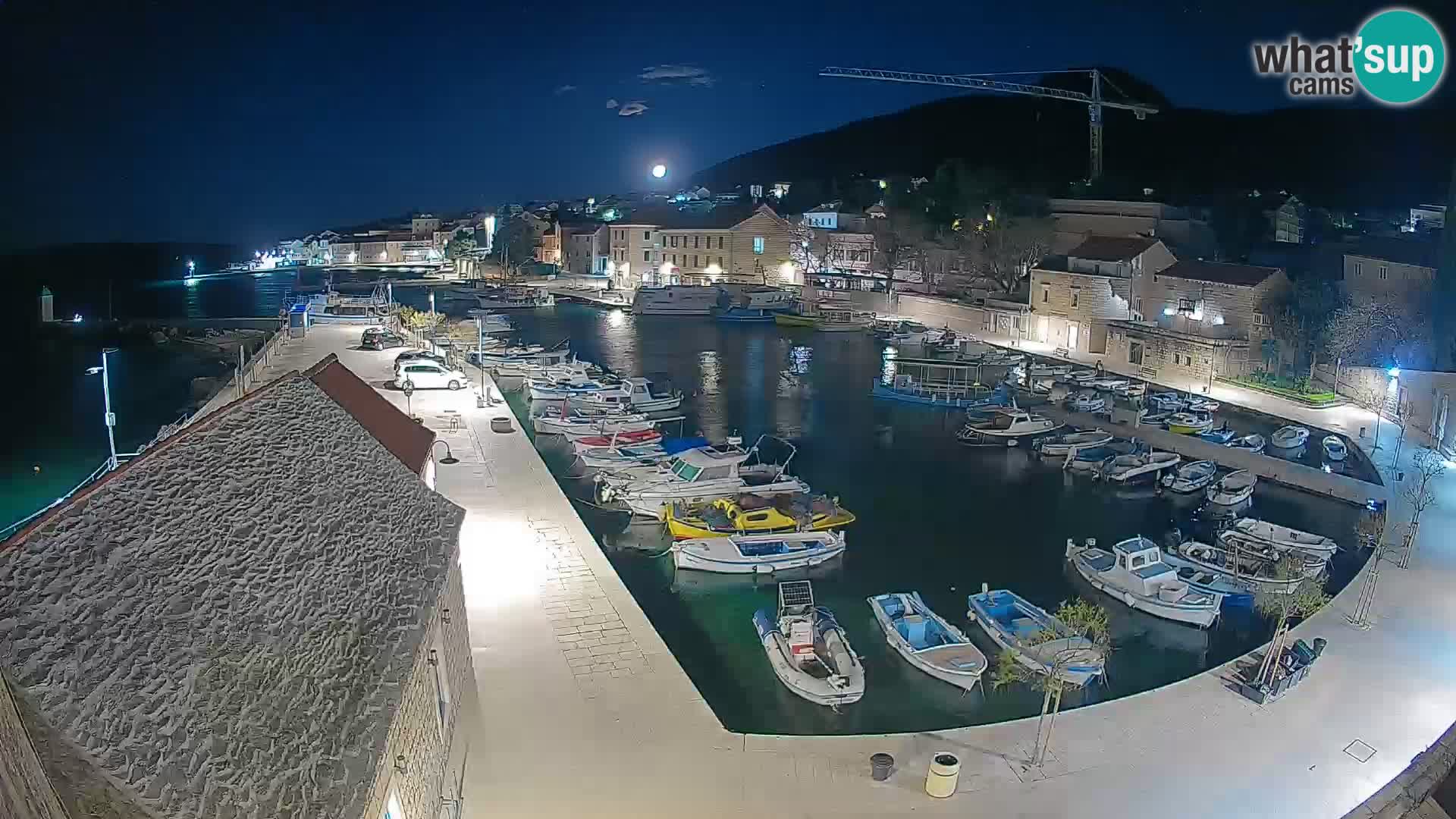 Webcam Bol Hafen – Liveblick auf Bol Riva & Marina