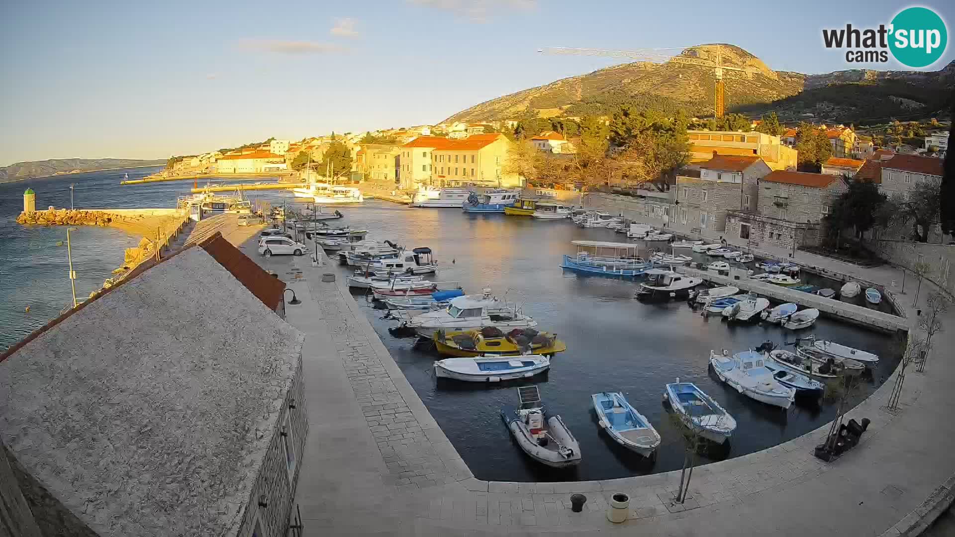 Webcam Bol Harbour – Live View of Bol Riva & Marina