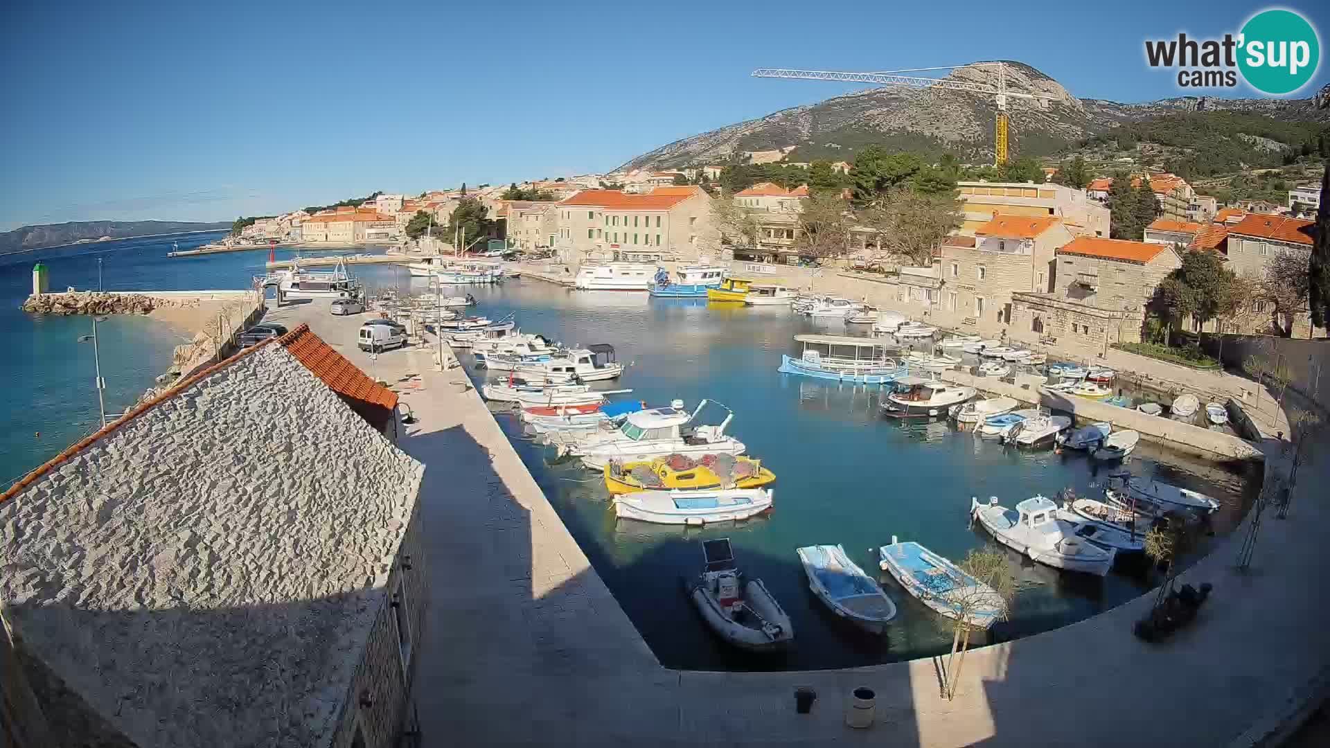 Webcam porto di Bol – Vista live sulla Riva e Marina