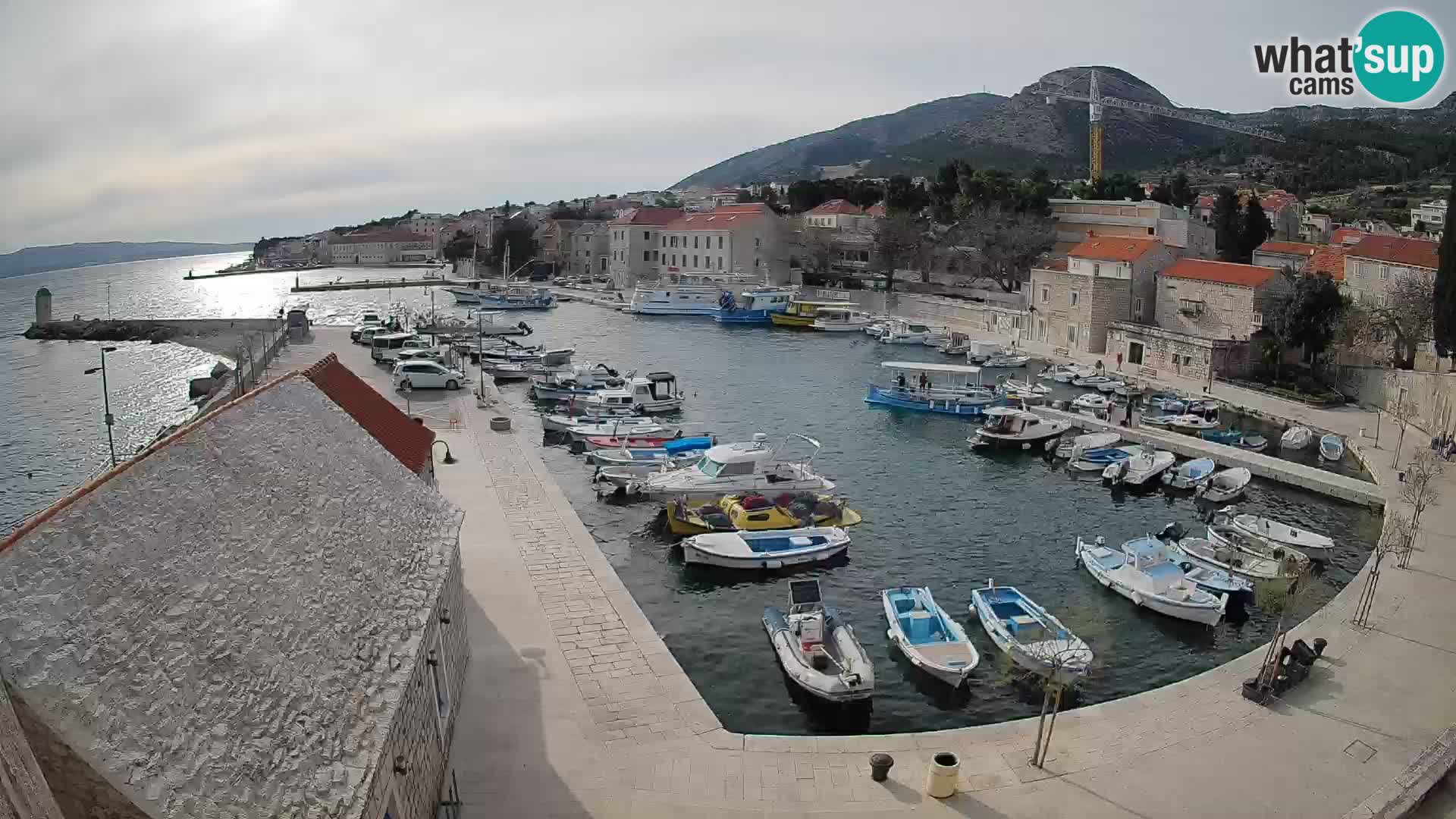 Webcam Bol Hafen – Liveblick auf Bol Riva & Marina