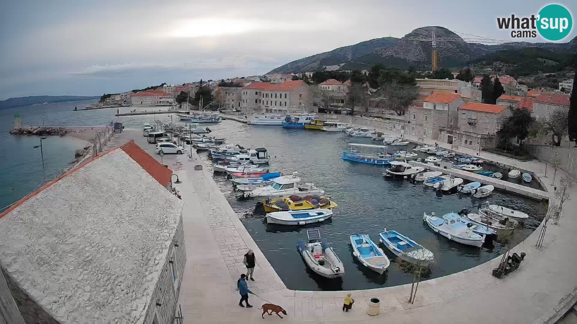 Webcam Bol Hafen – Liveblick auf Bol Riva & Marina