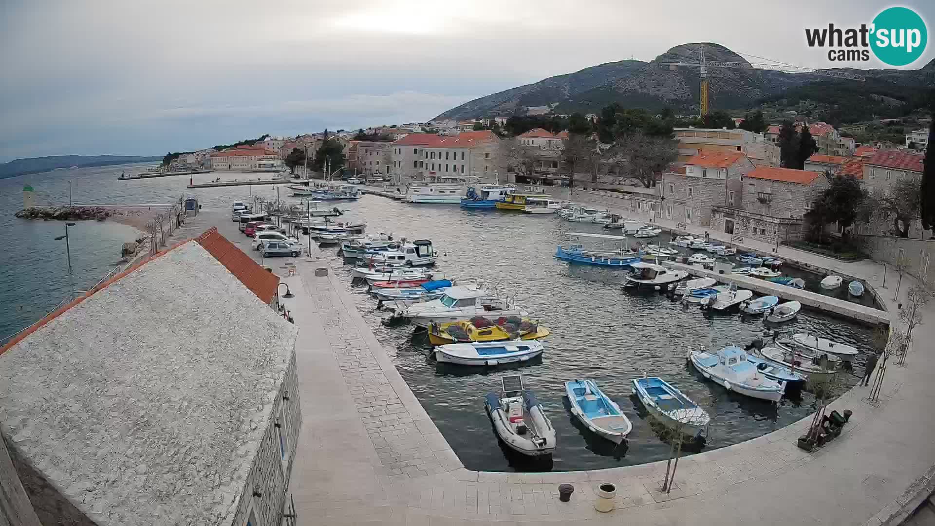 Webcam Bol Hafen – Liveblick auf Bol Riva & Marina