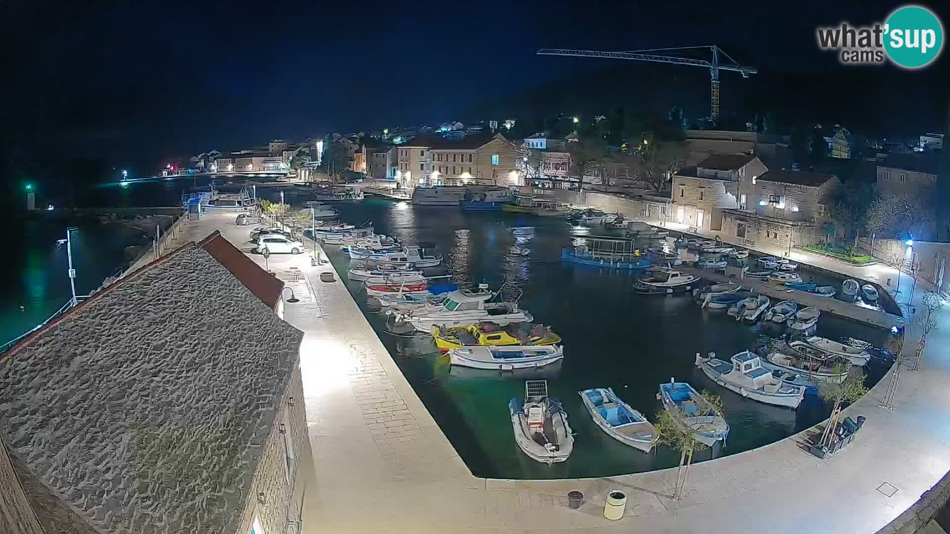 Webcam porto di Bol – Vista live sulla Riva e Marina