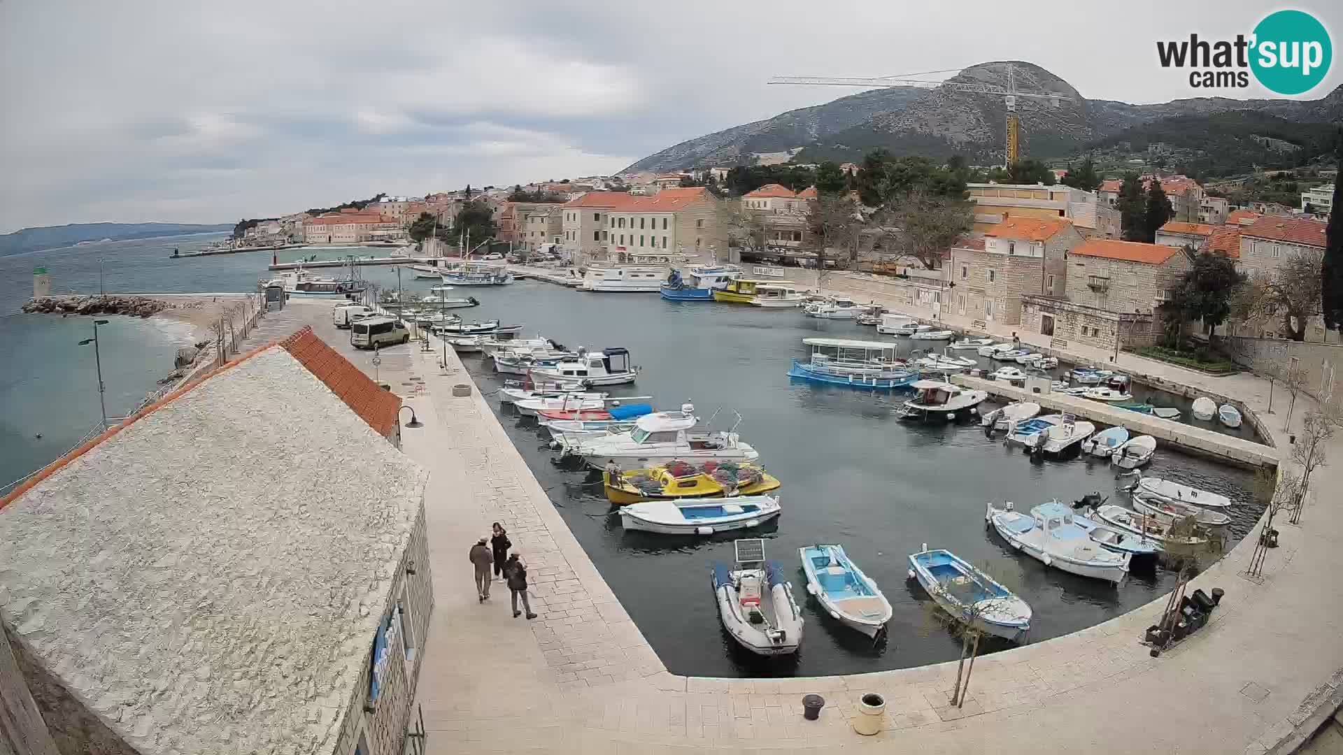 Webcam porto di Bol – Vista live sulla Riva e Marina