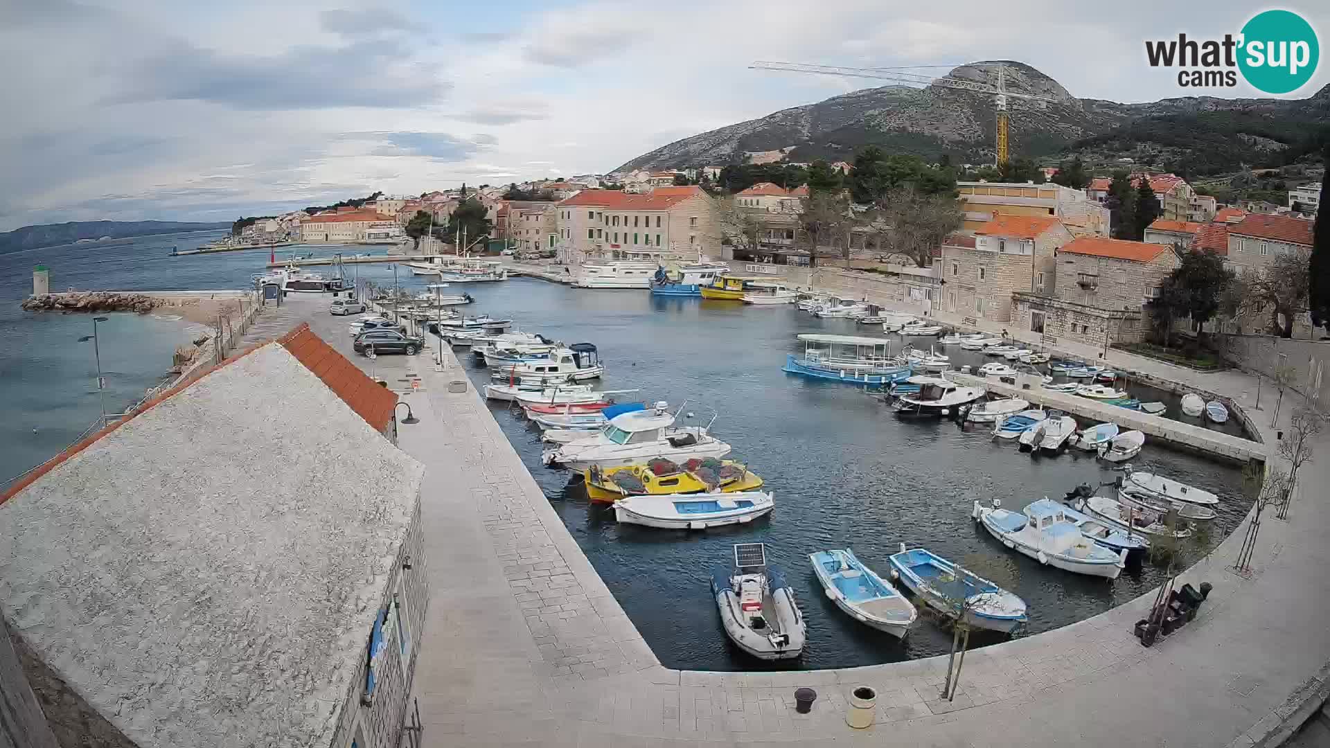 Webcam porto di Bol – Vista live sulla Riva e Marina