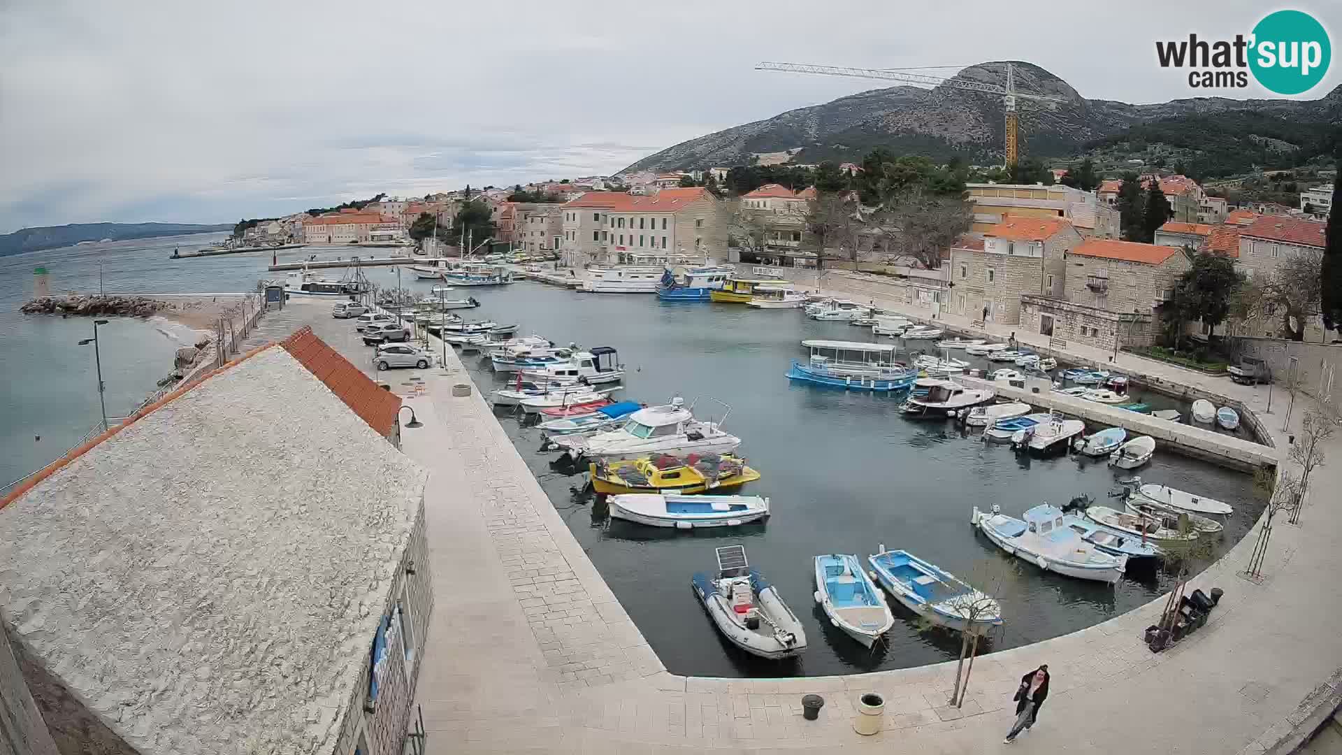 Webcam porto di Bol – Vista live sulla Riva e Marina