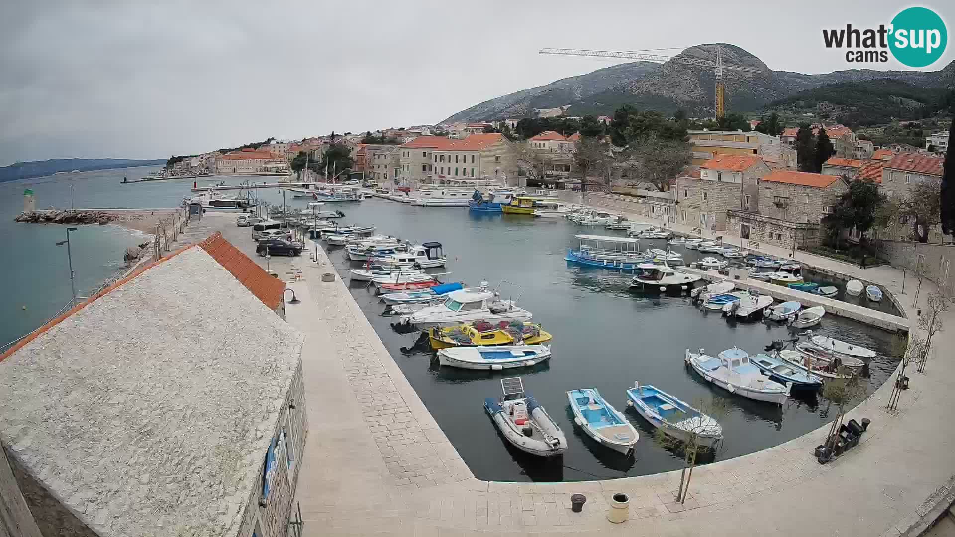 Webcam Bol Hafen – Liveblick auf Bol Riva & Marina