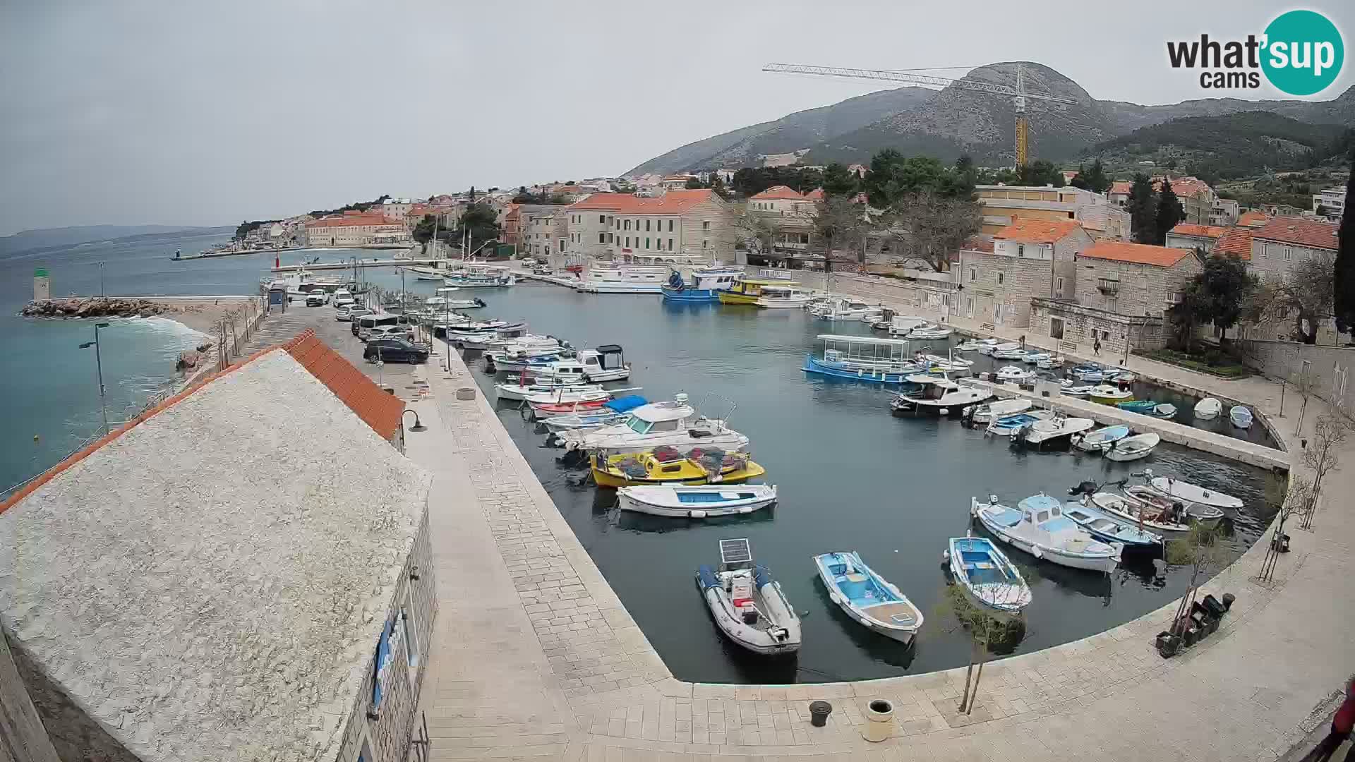 Webcam Bol Hafen – Liveblick auf Bol Riva & Marina