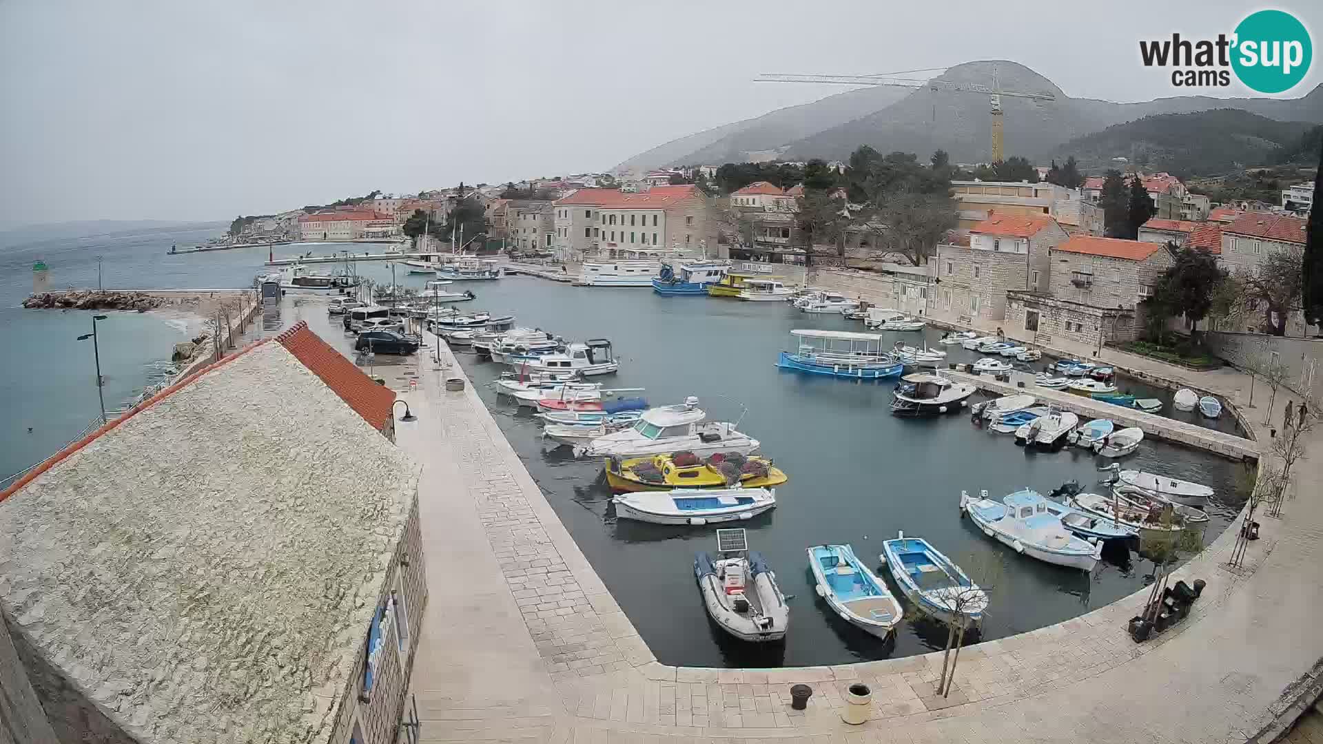 Webcam Bol Hafen – Liveblick auf Bol Riva & Marina