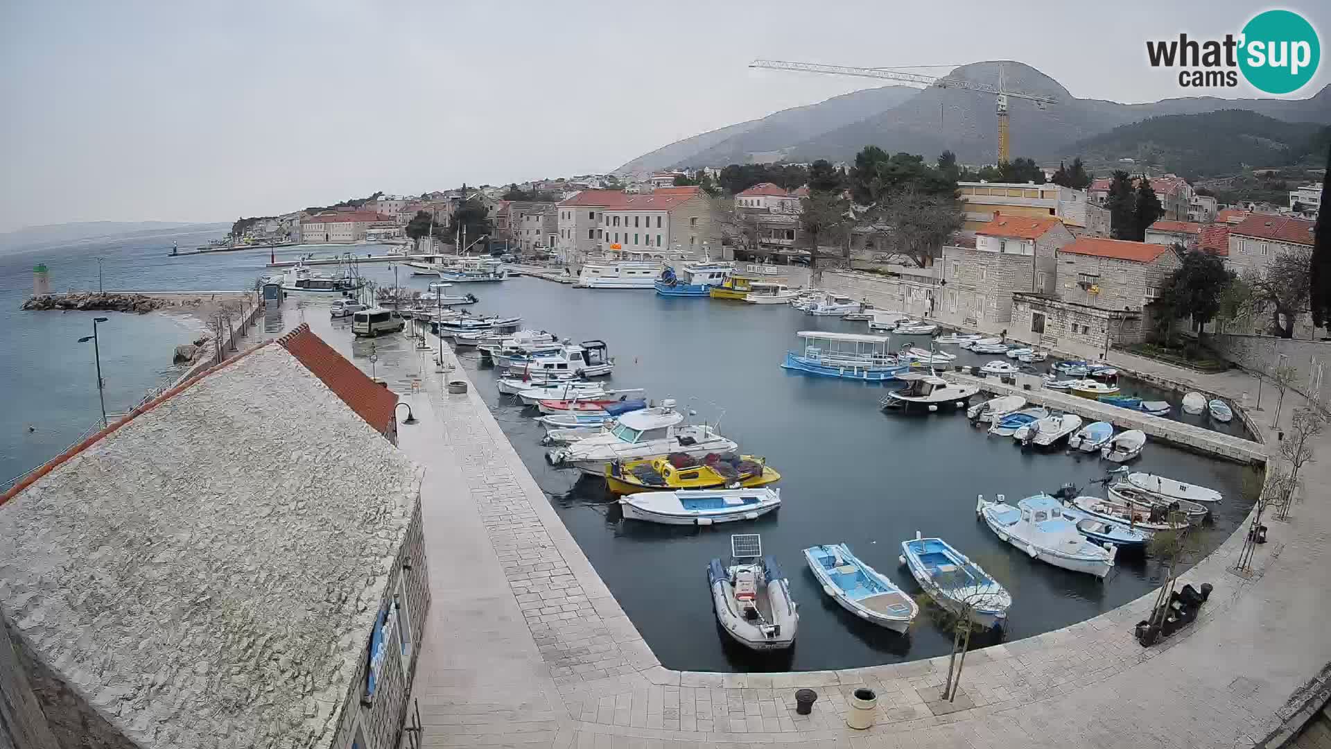 Webcam Bol Hafen – Liveblick auf Bol Riva & Marina