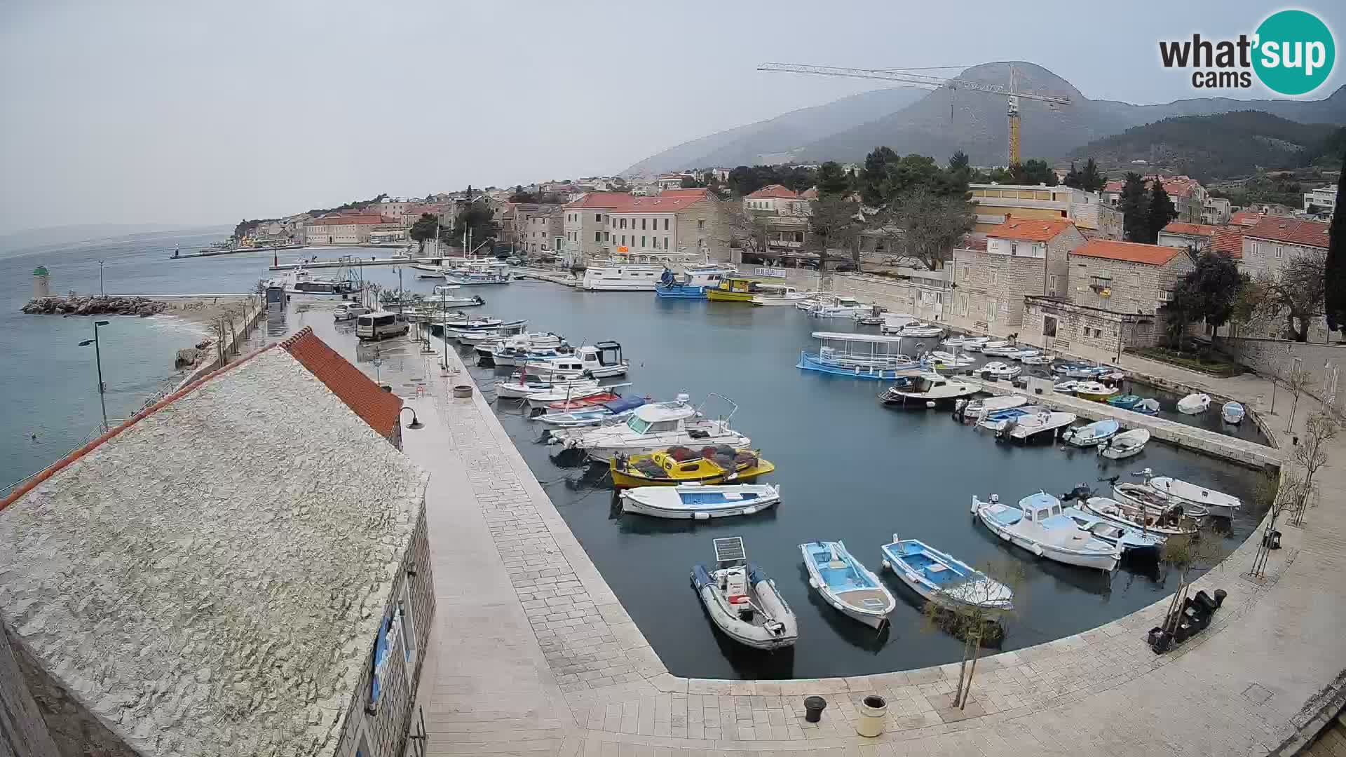 Webcam Bol Hafen – Liveblick auf Bol Riva & Marina
