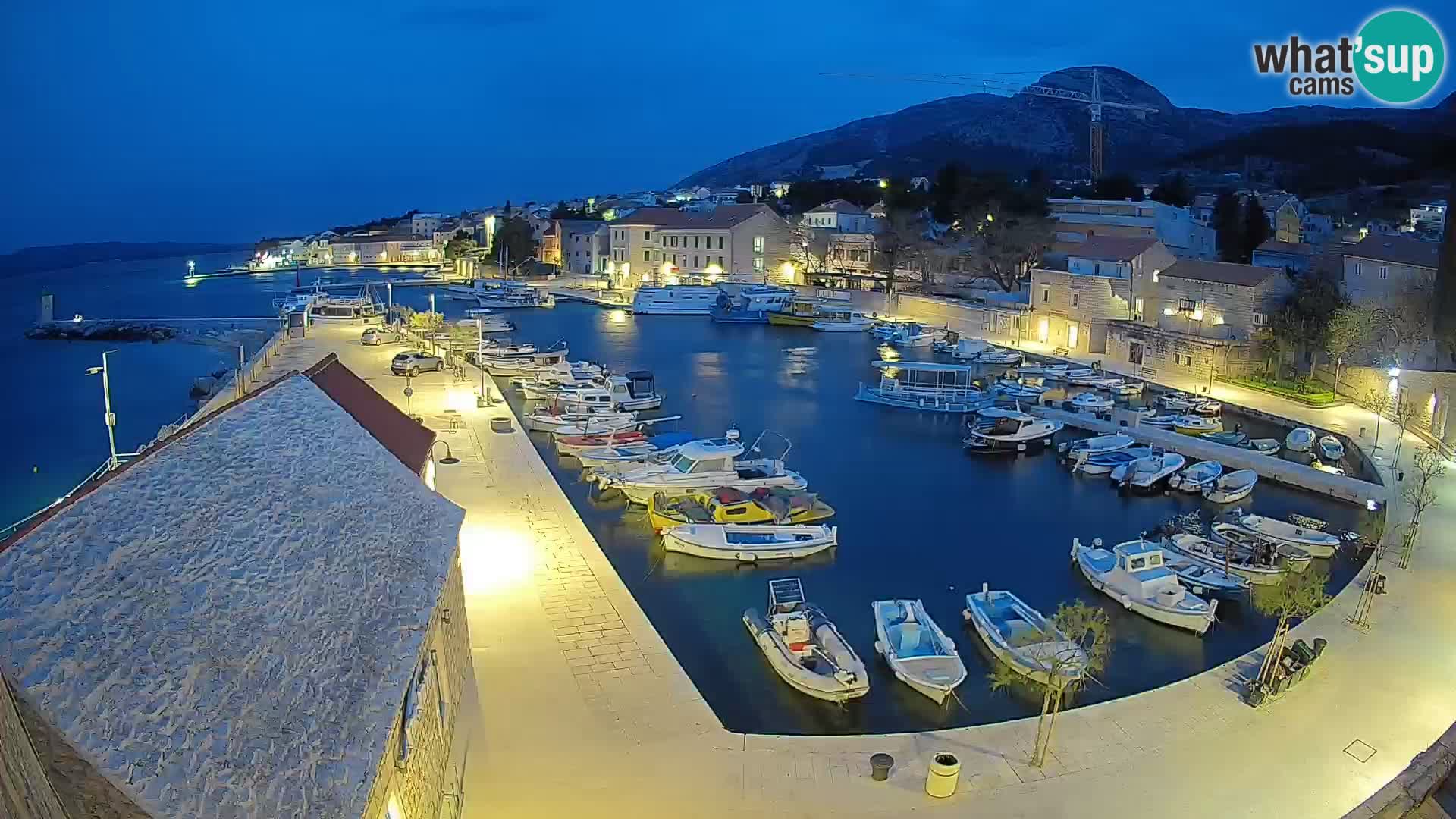 Webcam Bol Harbour – Live View of Bol Riva & Marina