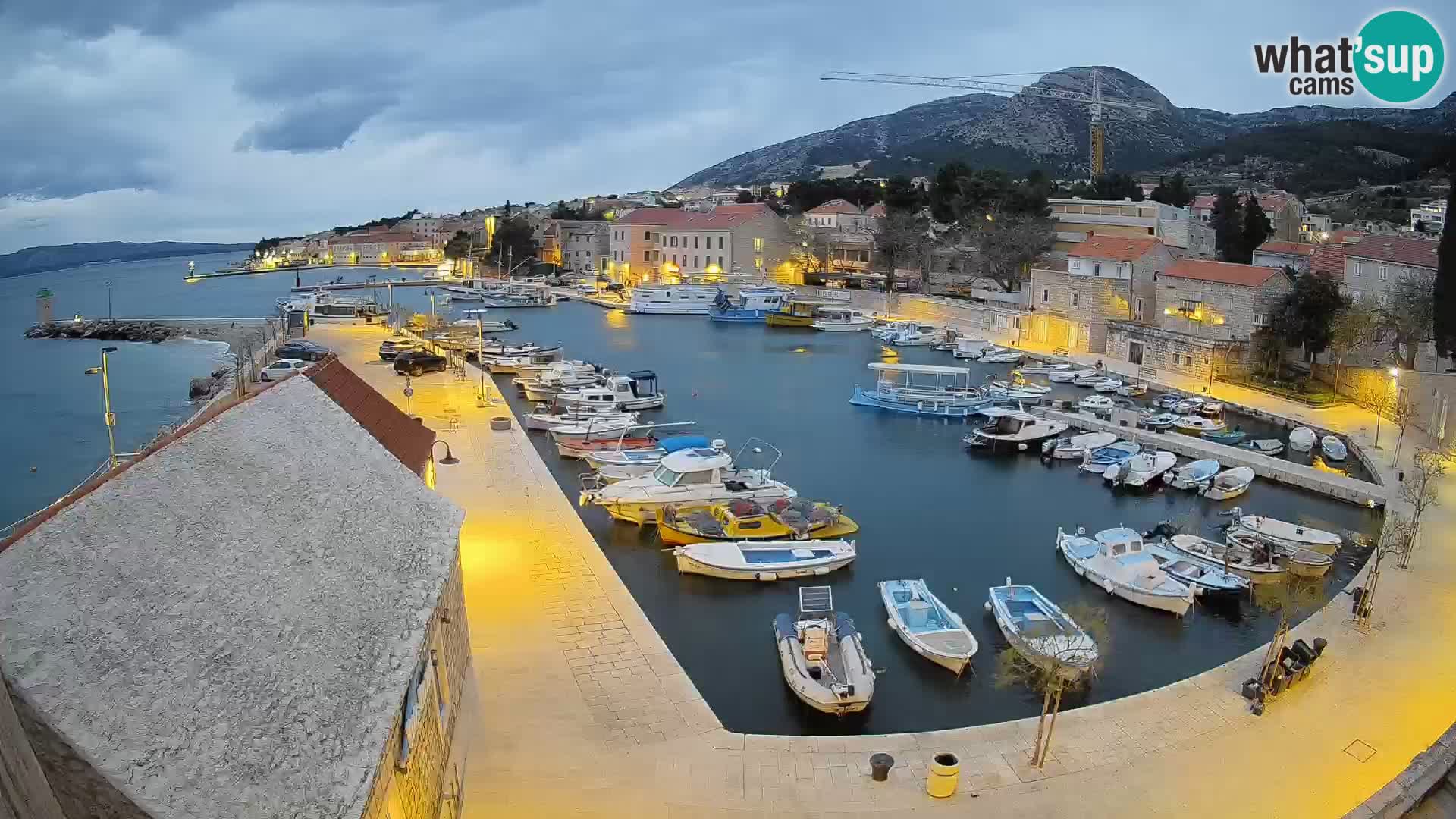 Webcam Bol Hafen – Liveblick auf Bol Riva & Marina