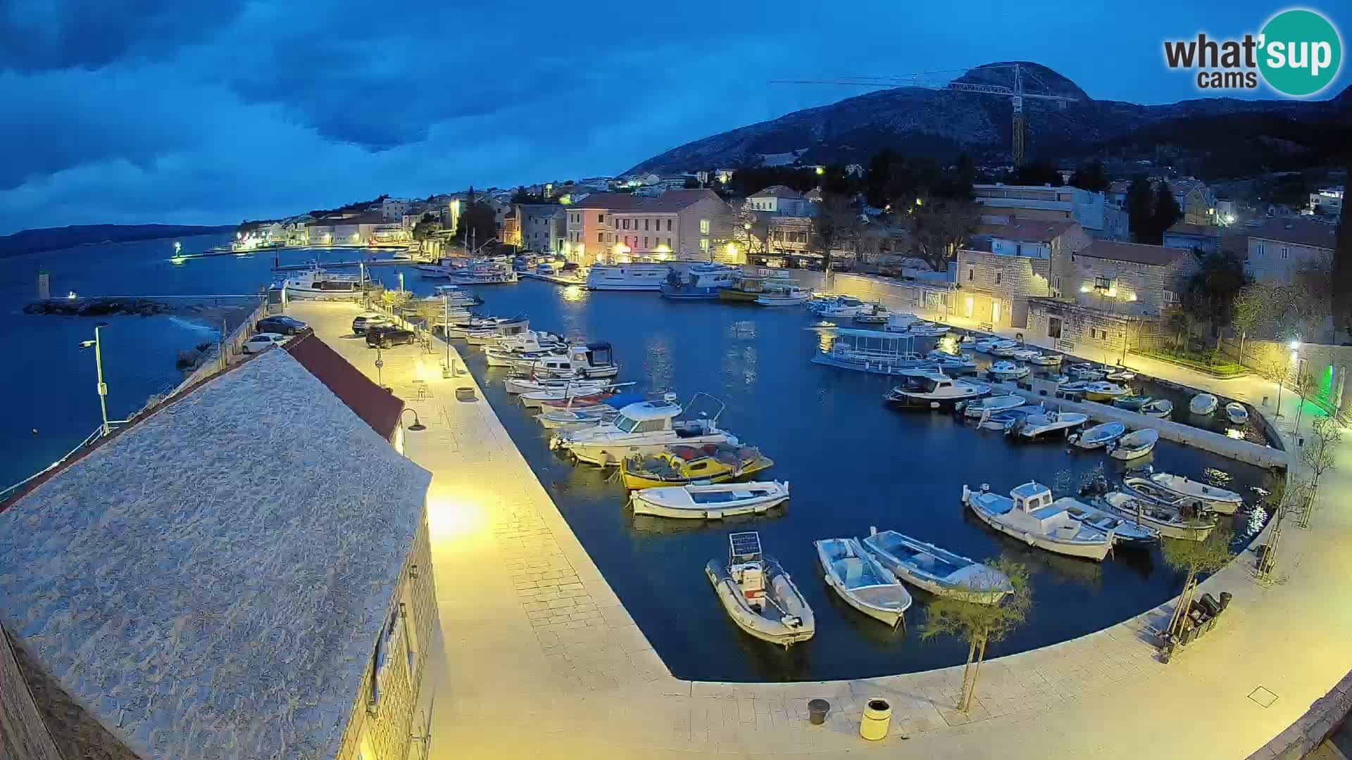 Webcam Bol Harbour – Live View of Bol Riva & Marina
