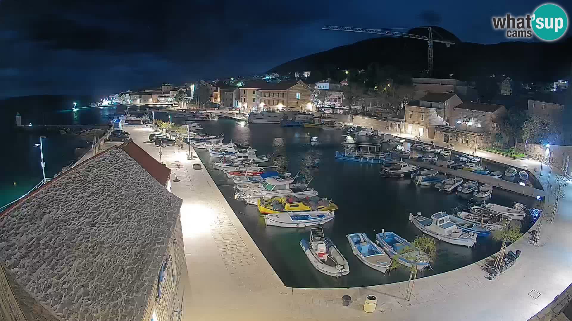 Webcam Bol Harbour – Live View of Bol Riva & Marina