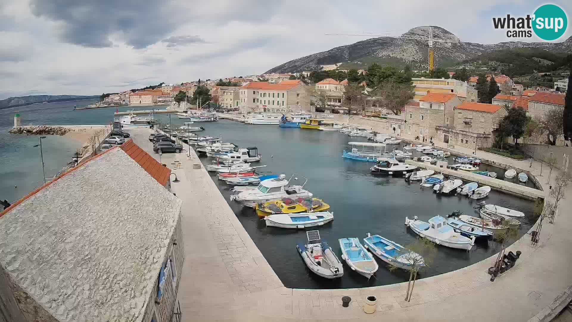 Webcam porto di Bol – Vista live sulla Riva e Marina