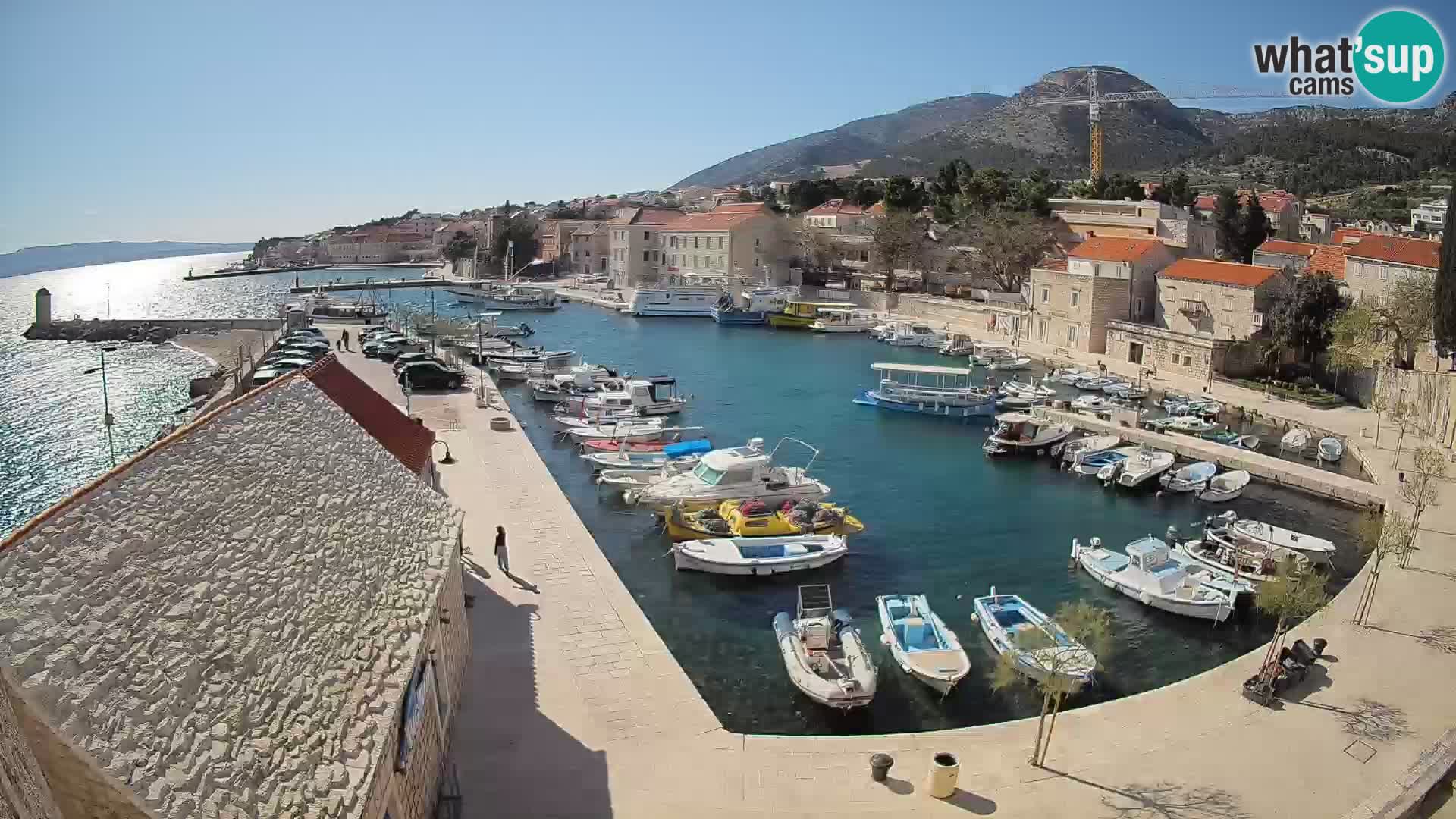 Webcam Bol Harbour – Live View of Bol Riva & Marina