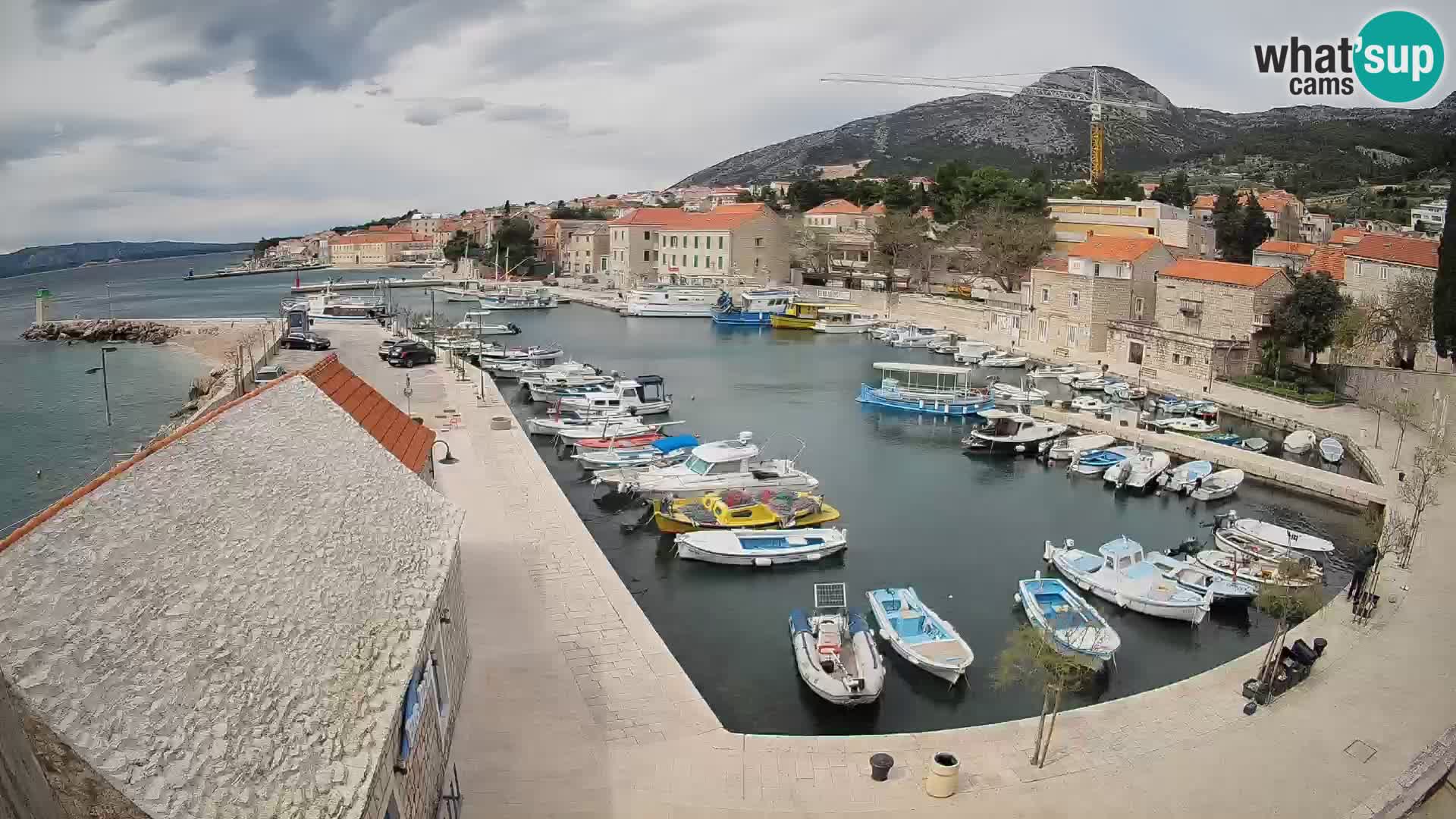 Webcam porto di Bol – Vista live sulla Riva e Marina