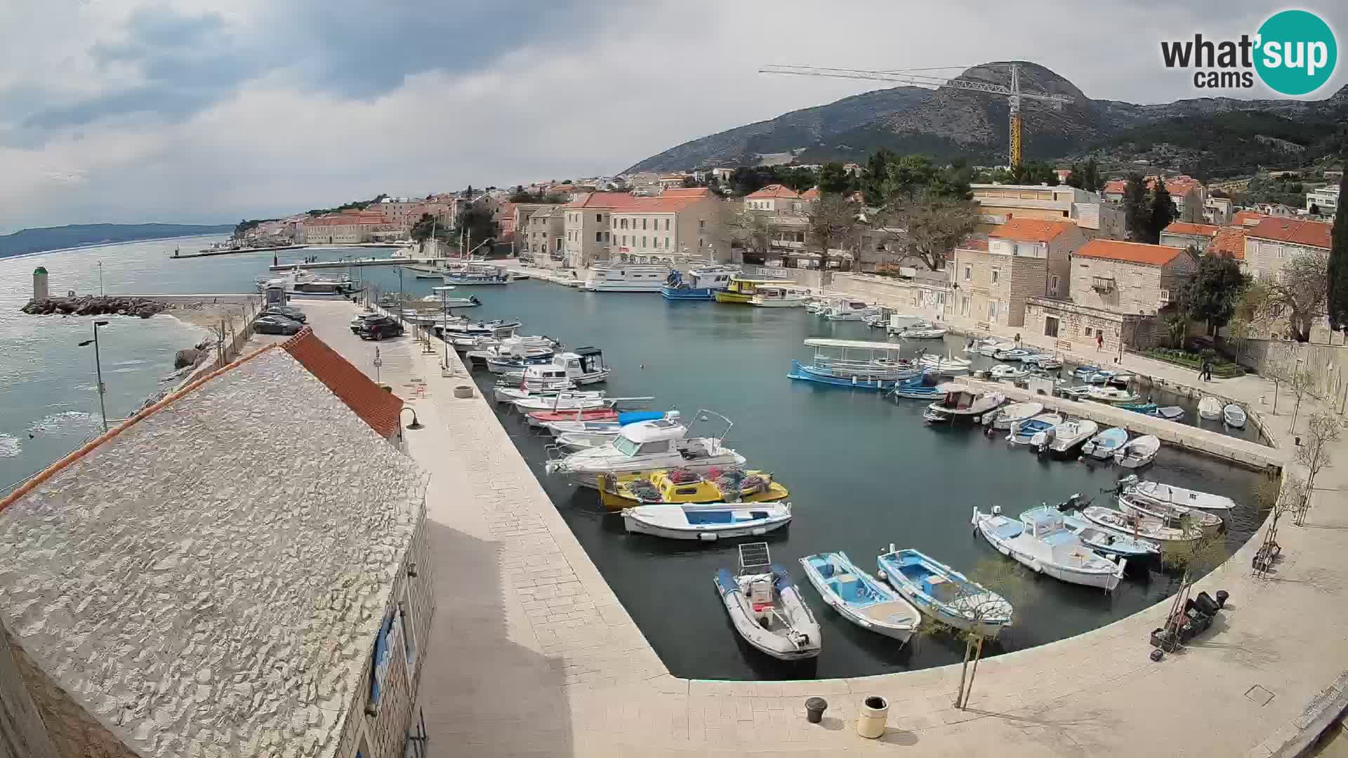 Webcam Bol Hafen – Liveblick auf Bol Riva & Marina