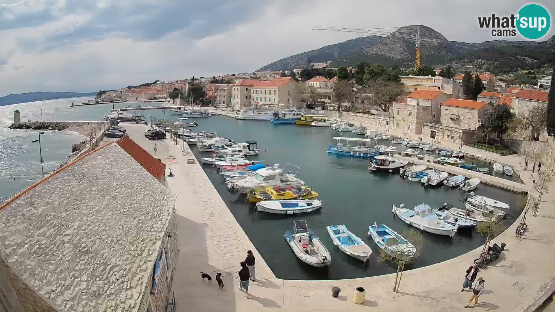 Webcam Bol Harbour – Live View of Bol Riva & Marina