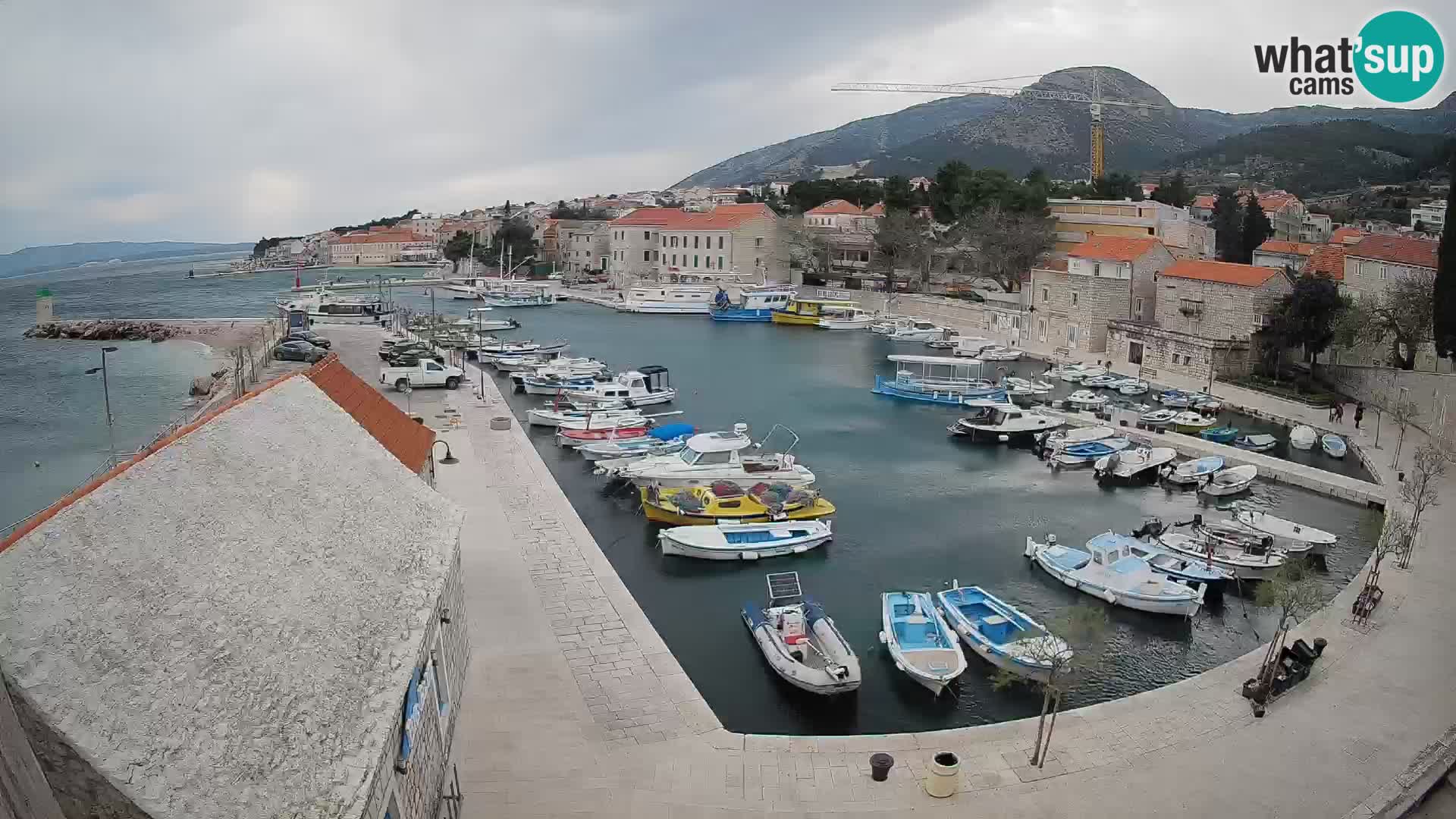 Webcam Bol Harbour – Live View of Bol Riva & Marina