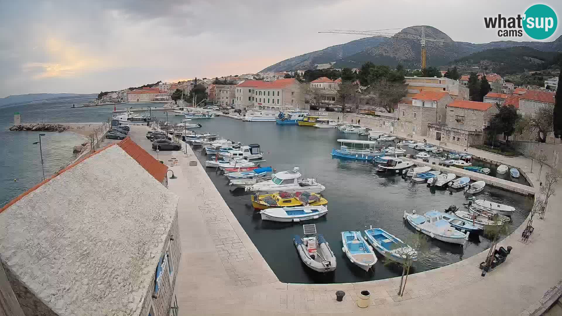 Webcam Bol Harbour – Live View of Bol Riva & Marina