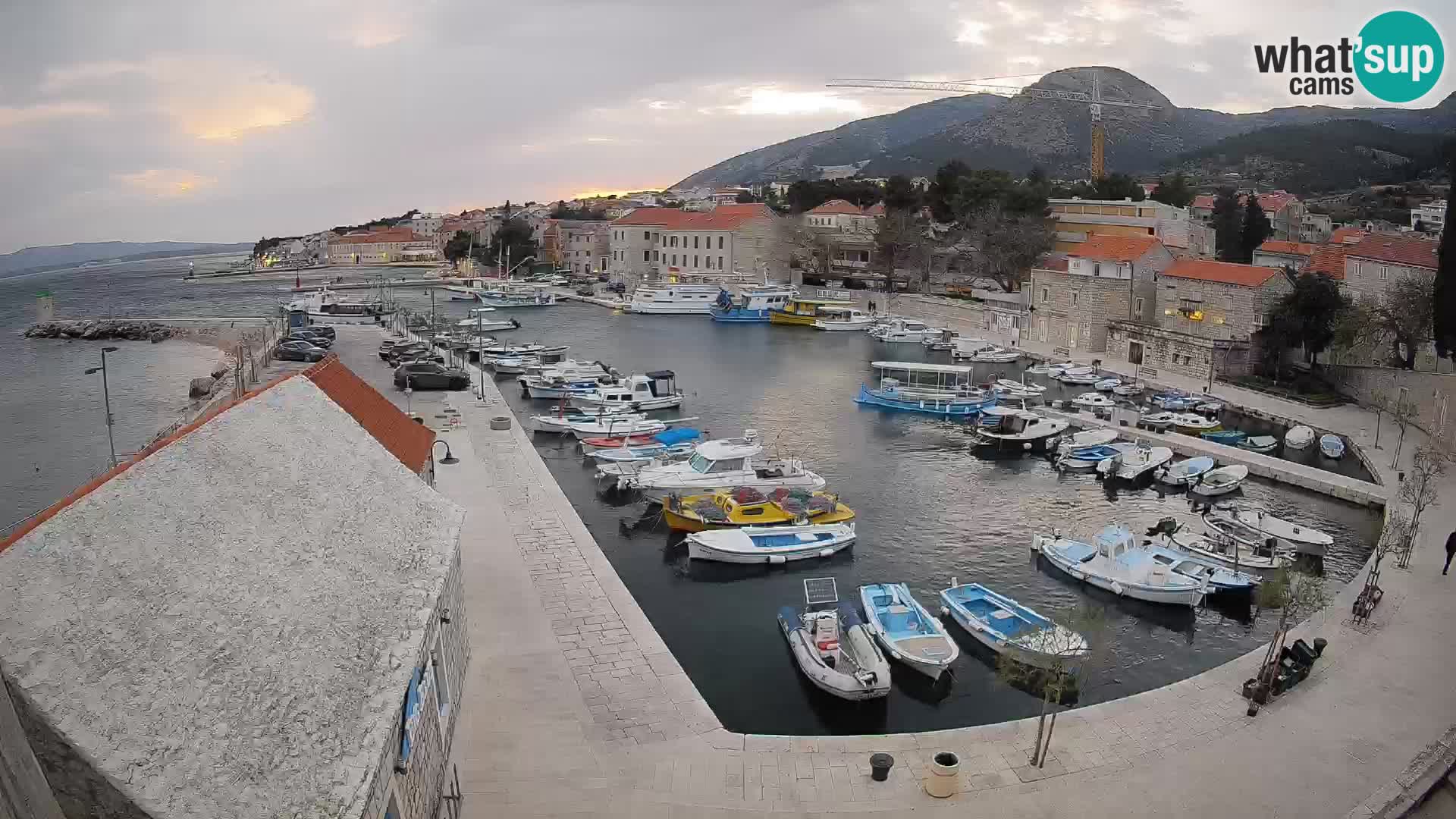 Webcam Bol Harbour – Live View of Bol Riva & Marina