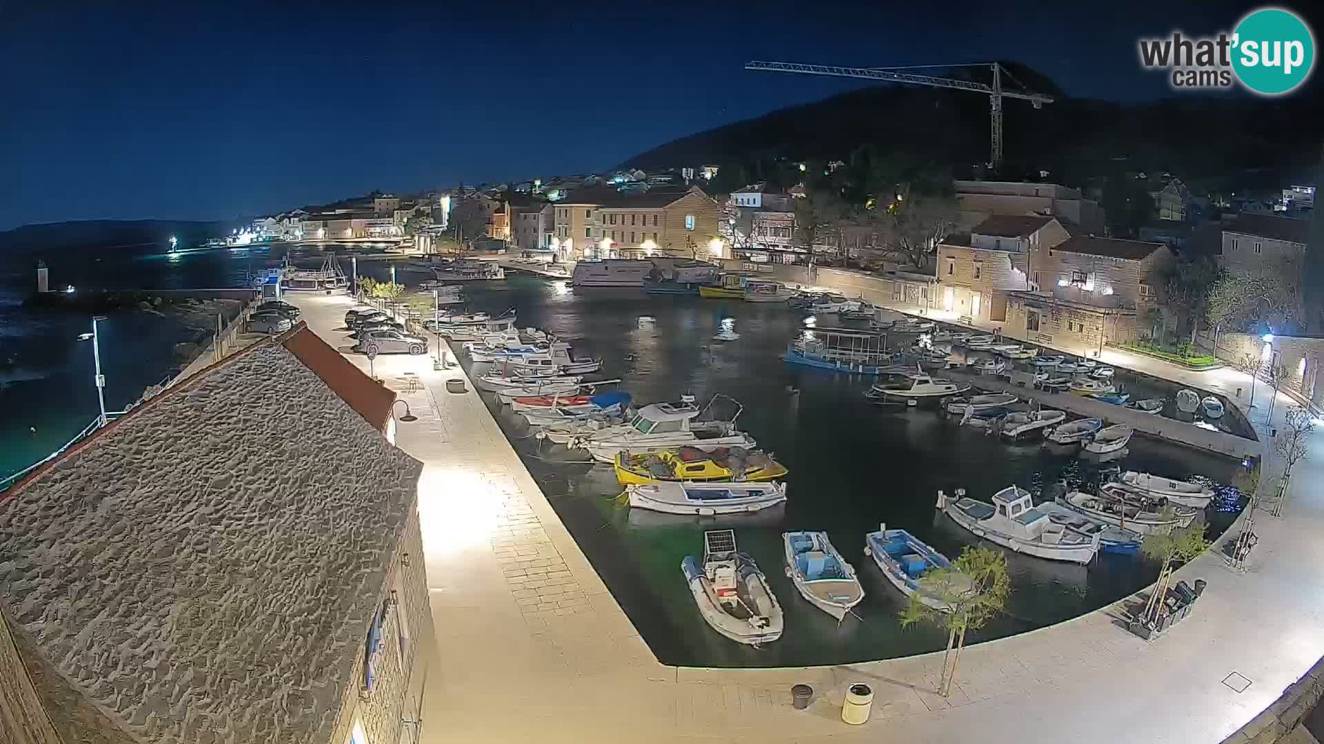 Webcam porto di Bol – Vista live sulla Riva e Marina