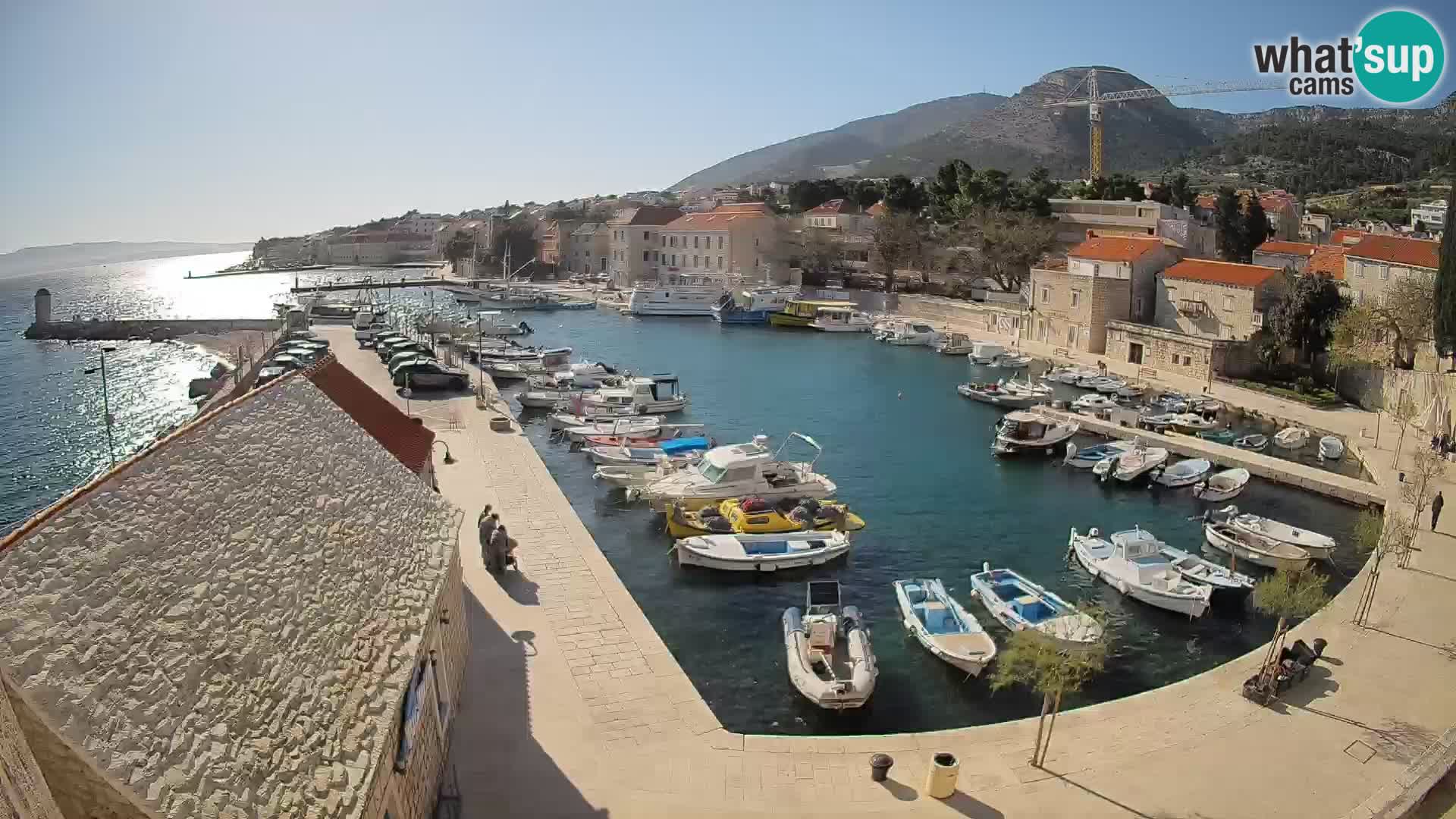 Webcam Bol Hafen – Liveblick auf Bol Riva & Marina