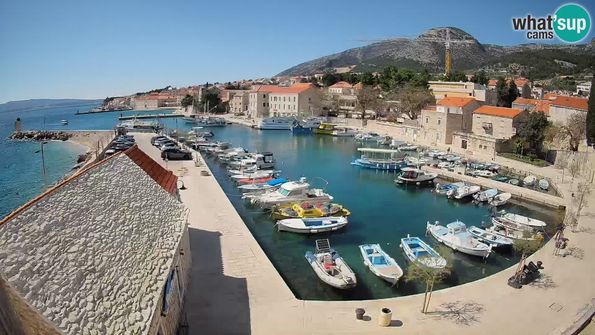 Webcam Bol Hafen – Liveblick auf Bol Riva & Marina