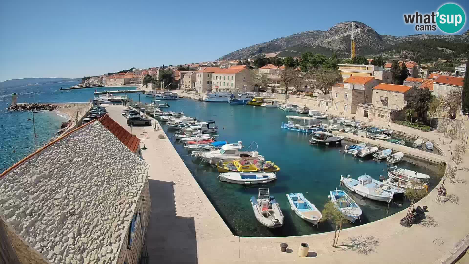 Webcam Bol Hafen – Liveblick auf Bol Riva & Marina