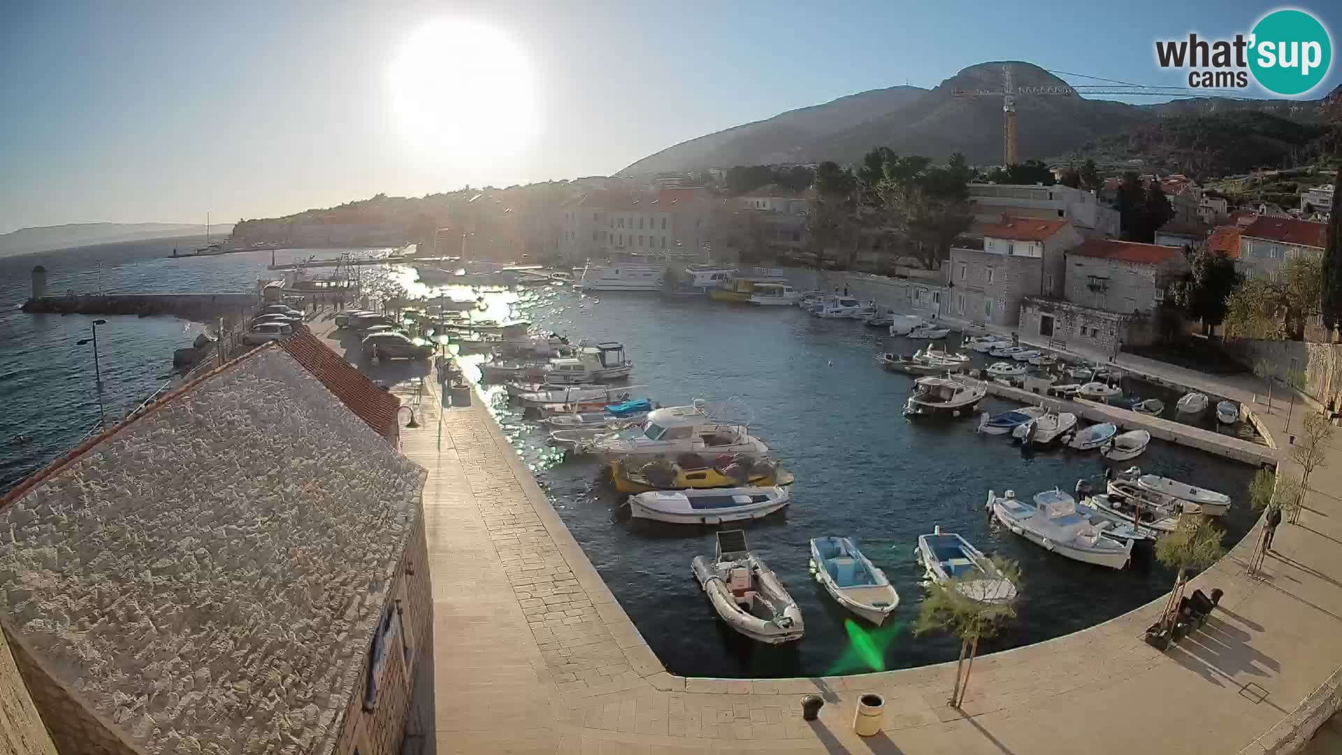 Webcam Bol Hafen – Liveblick auf Bol Riva & Marina