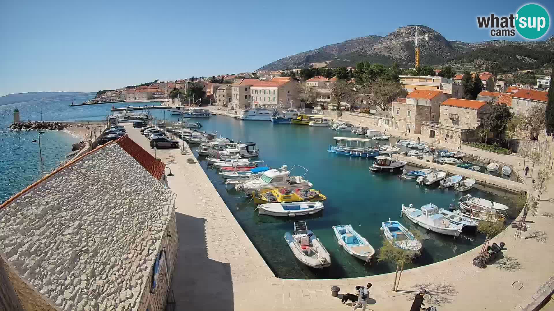 Webcam Bol Hafen – Liveblick auf Bol Riva & Marina