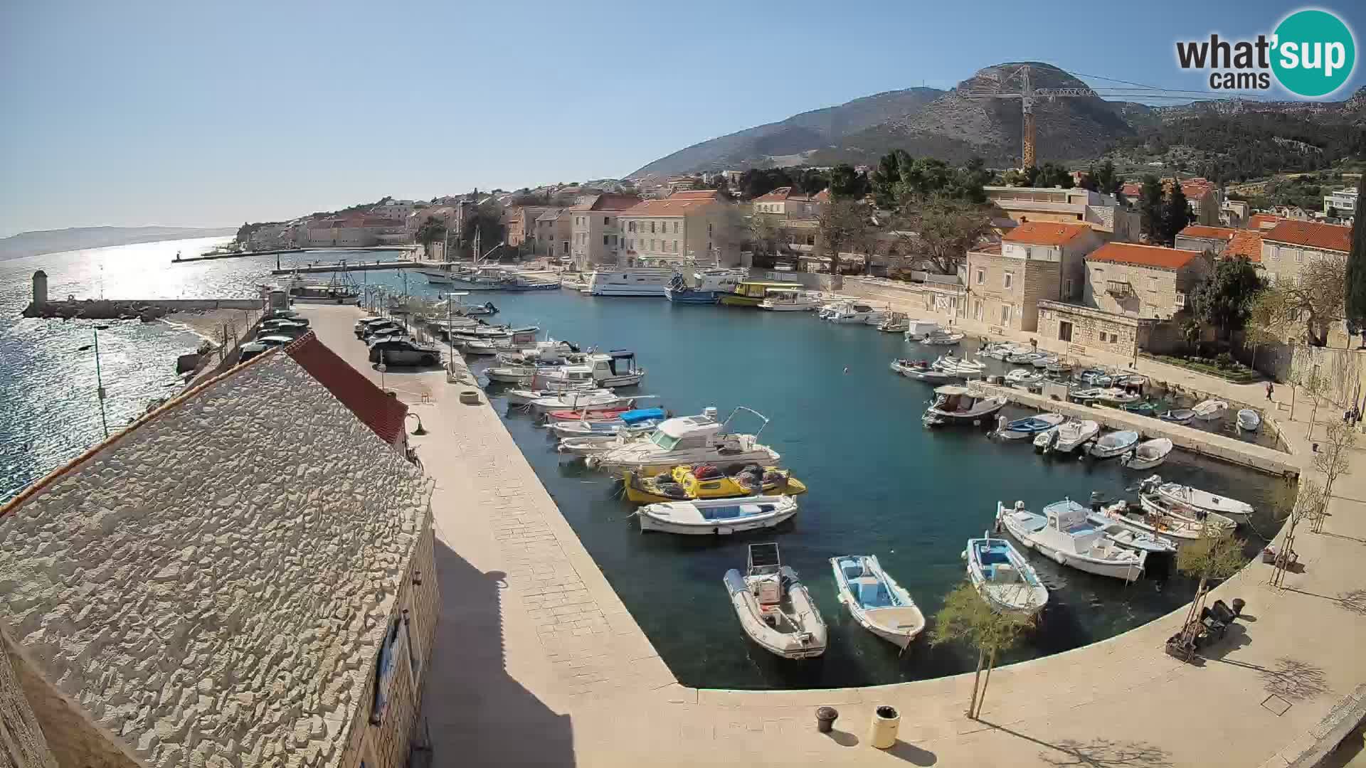 Webcam Bol Harbour – Live View of Bol Riva & Marina