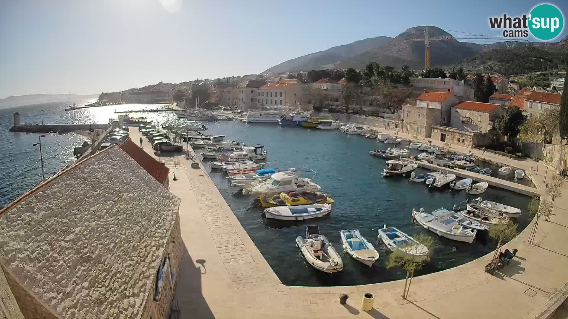 Webcam Bol Harbour – Live View of Bol Riva & Marina