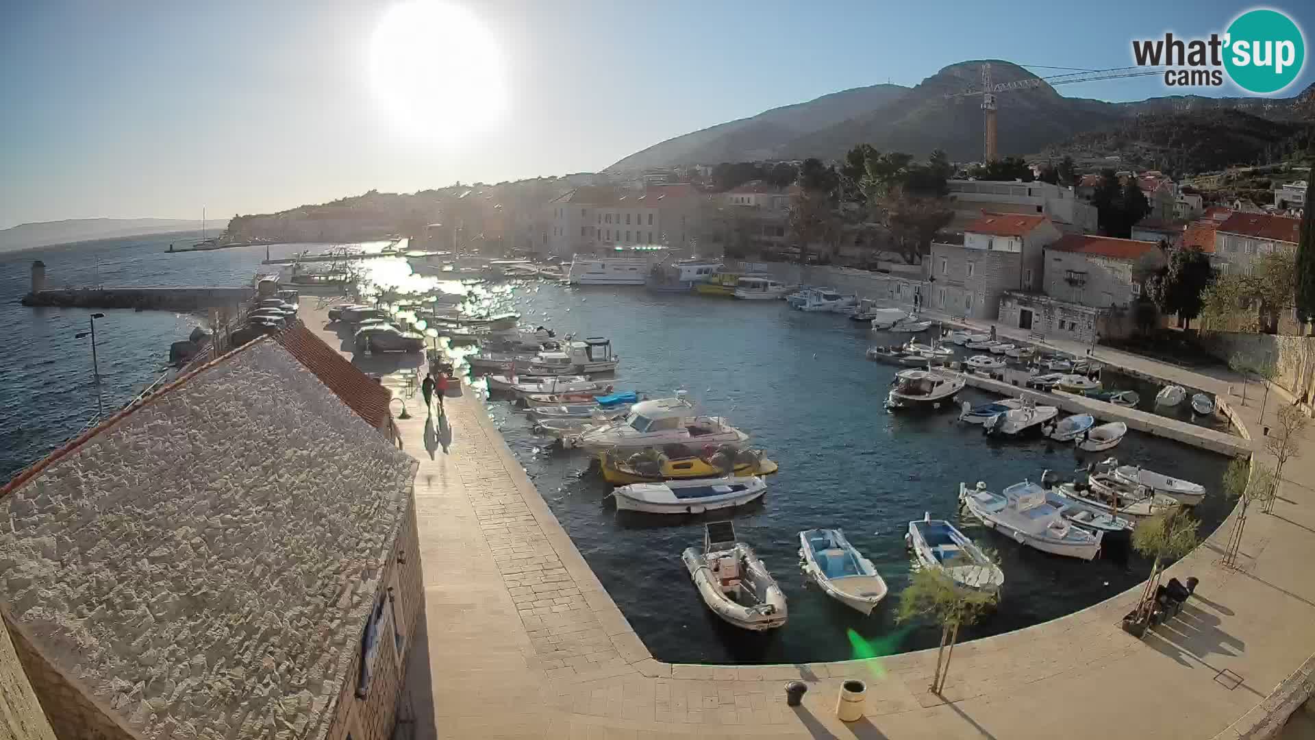 Webcam Bol Hafen – Liveblick auf Bol Riva & Marina