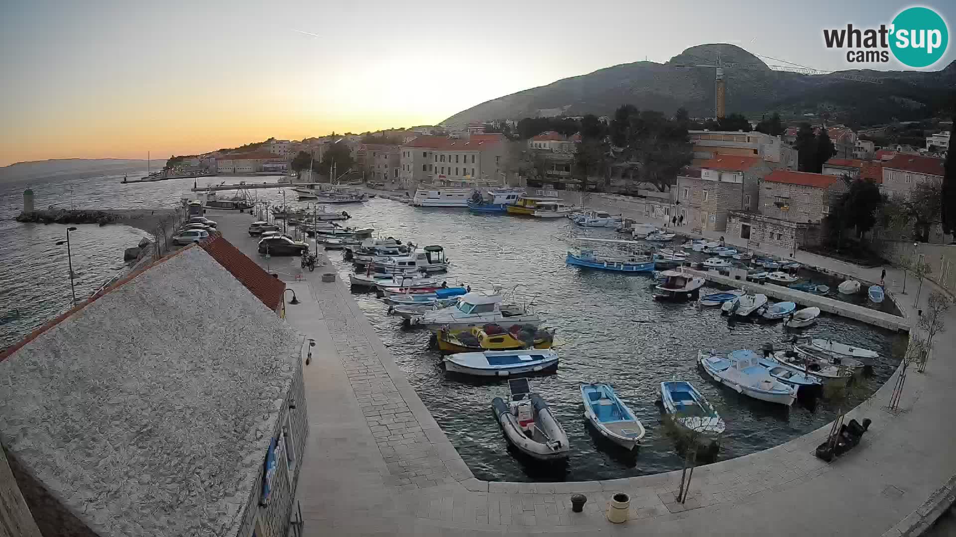 Webcam Bol Hafen – Liveblick auf Bol Riva & Marina